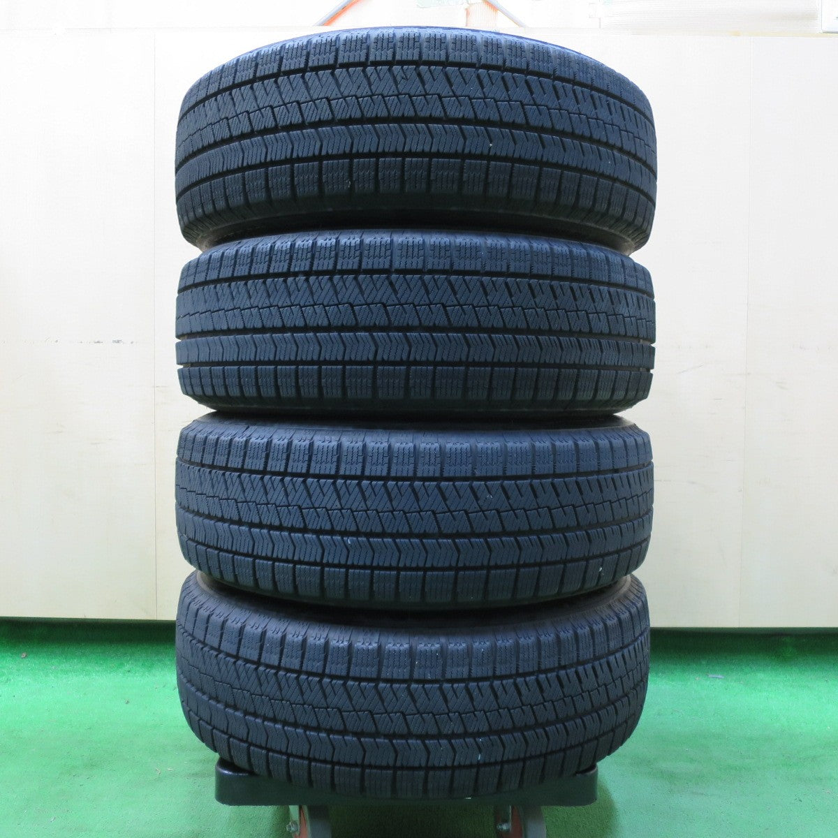 *送料無料* バリ溝！22年！キレイ！9分★スタッドレス 195/65R15 ブリヂストン ブリザック VRX2 VELVA ヴェルヴァ 15インチ PCD114.3/5H★4070302イス