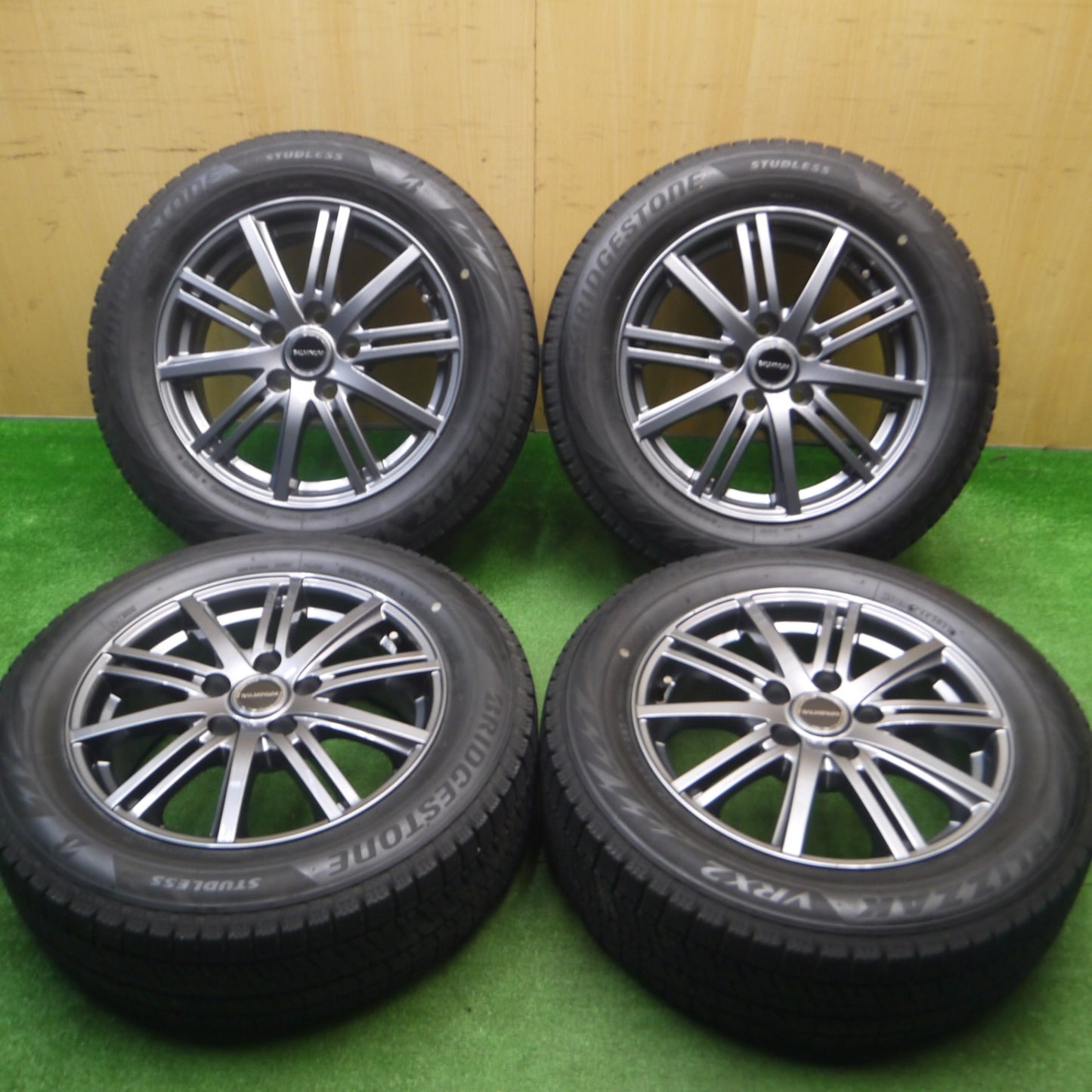 [送料無料] バリ溝！22年！キレイ！9.5分★スタッドレス 205/60R16 ブリヂストン ブリザック VRX2 BALMINUM バルミナ 16インチ PCD114.3/5H★4121007Hス