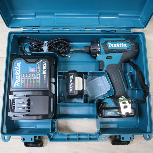 [送料無料] キレイ!バッテリー2個☆マキタ 充電式 ドライバ ドリル 10.8V DF033DSHX 充電器 ケース付き 電動 工具☆