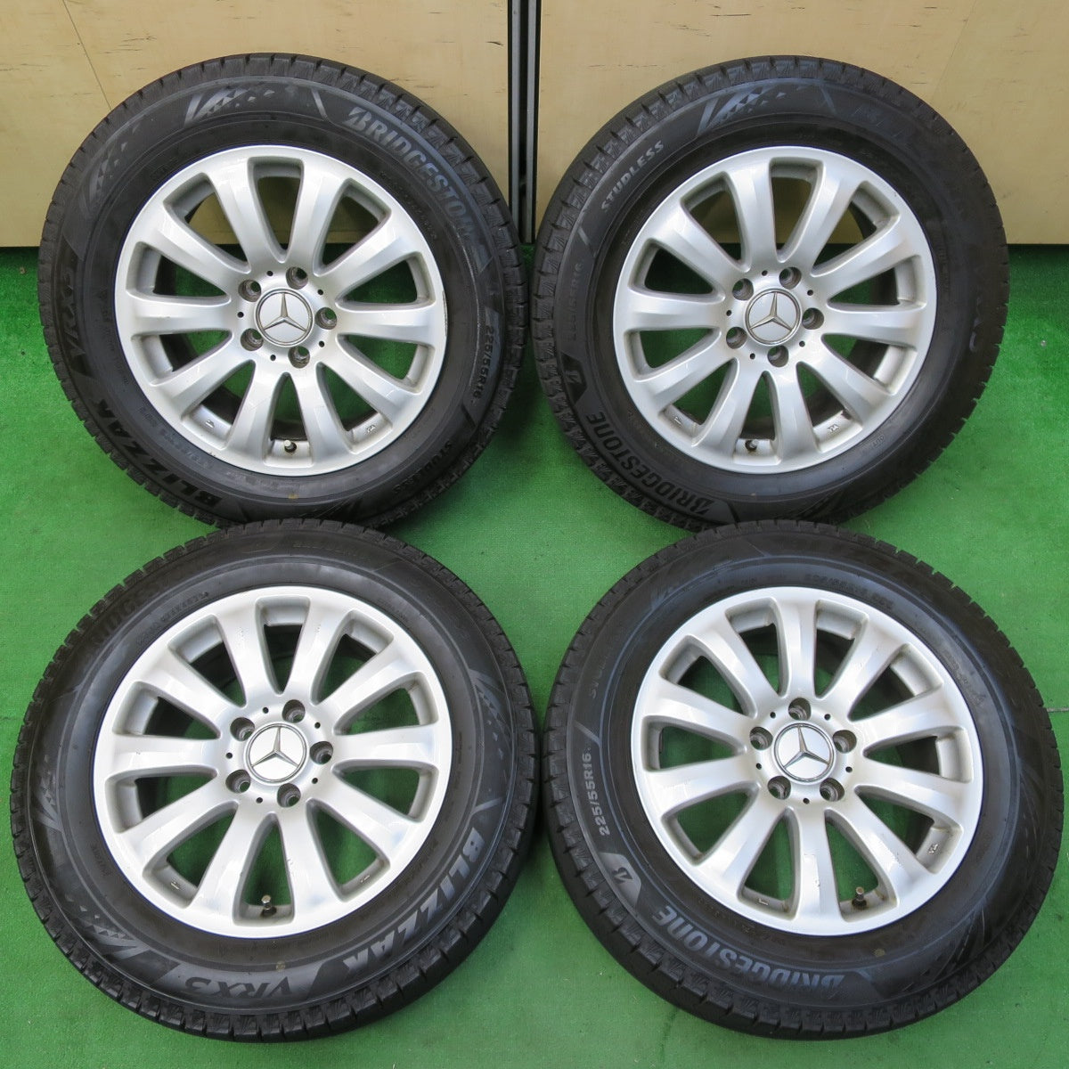 *送料無料* バリ溝！22年！9分★ベンツ 等 EuroForsh 225/55R16 スタッドレス ブリヂストン ブリザック VRX3 ユーロフォルシュ PCD112/5H★4070201イス