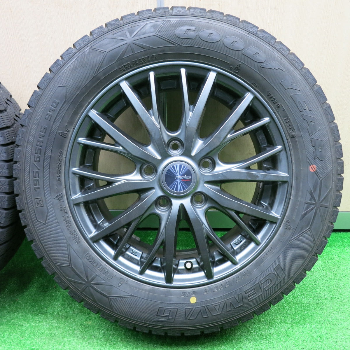 [送料無料] キレイ★スタッドレス 195/65R15 グッドイヤー アイスナビ6 ravrion RM01 ラブリオン PCD114.3/5H★4092204NJス