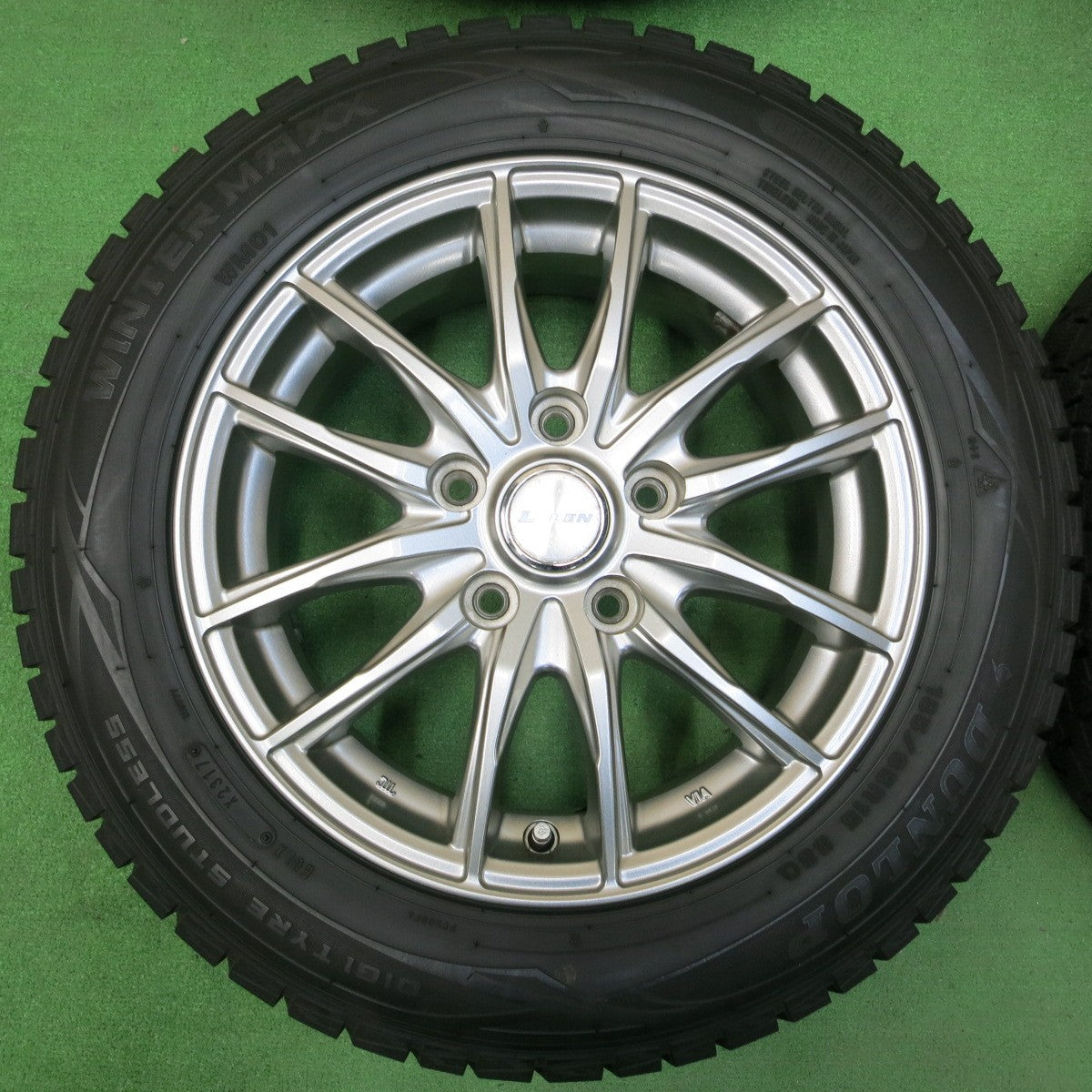 *送料無料* バリ溝！キレイ！9.5分★スタッドレス 185/65R15 ダンロップ ウインターマックス WM01 LEBEN レーベン 15インチ PCD114.3/5H★4041702イス