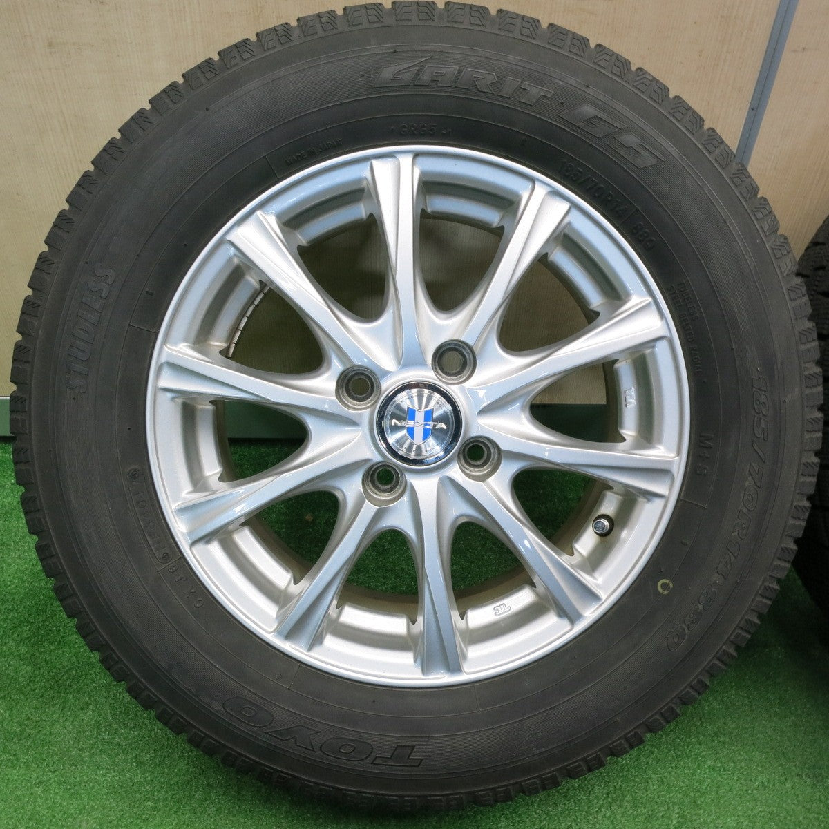 [送料無料] キレイ★スタッドレス 185/70R14 トーヨー ガリット G5 NEXTA ネクスタ 14インチ PCD100/4H★4121805TNス