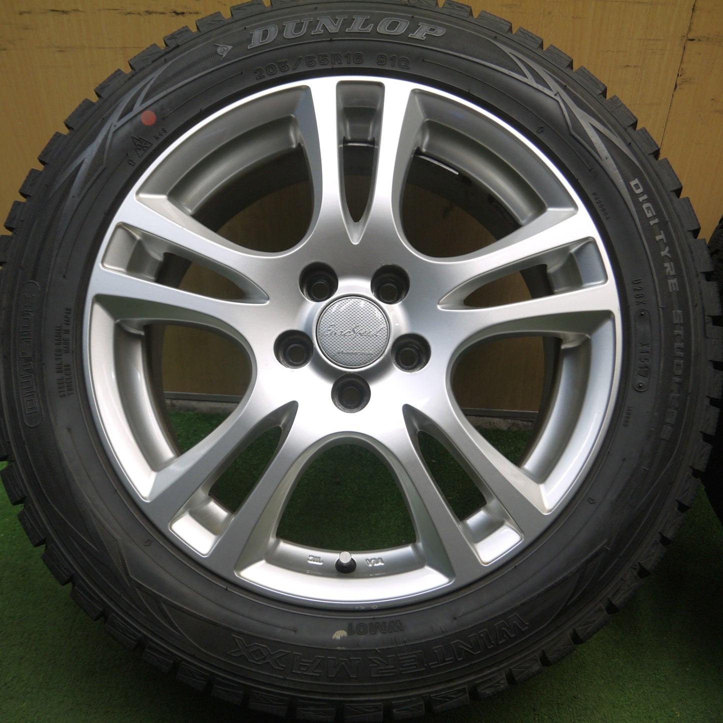 *送料無料* 超バリ溝！綺麗！ほぼ10分★スタッドレス 205/55R16 ダンロップ ウインターマックス WM01 EuroSpeed MANARAY SPORT PCD100/5H★4040105Hス