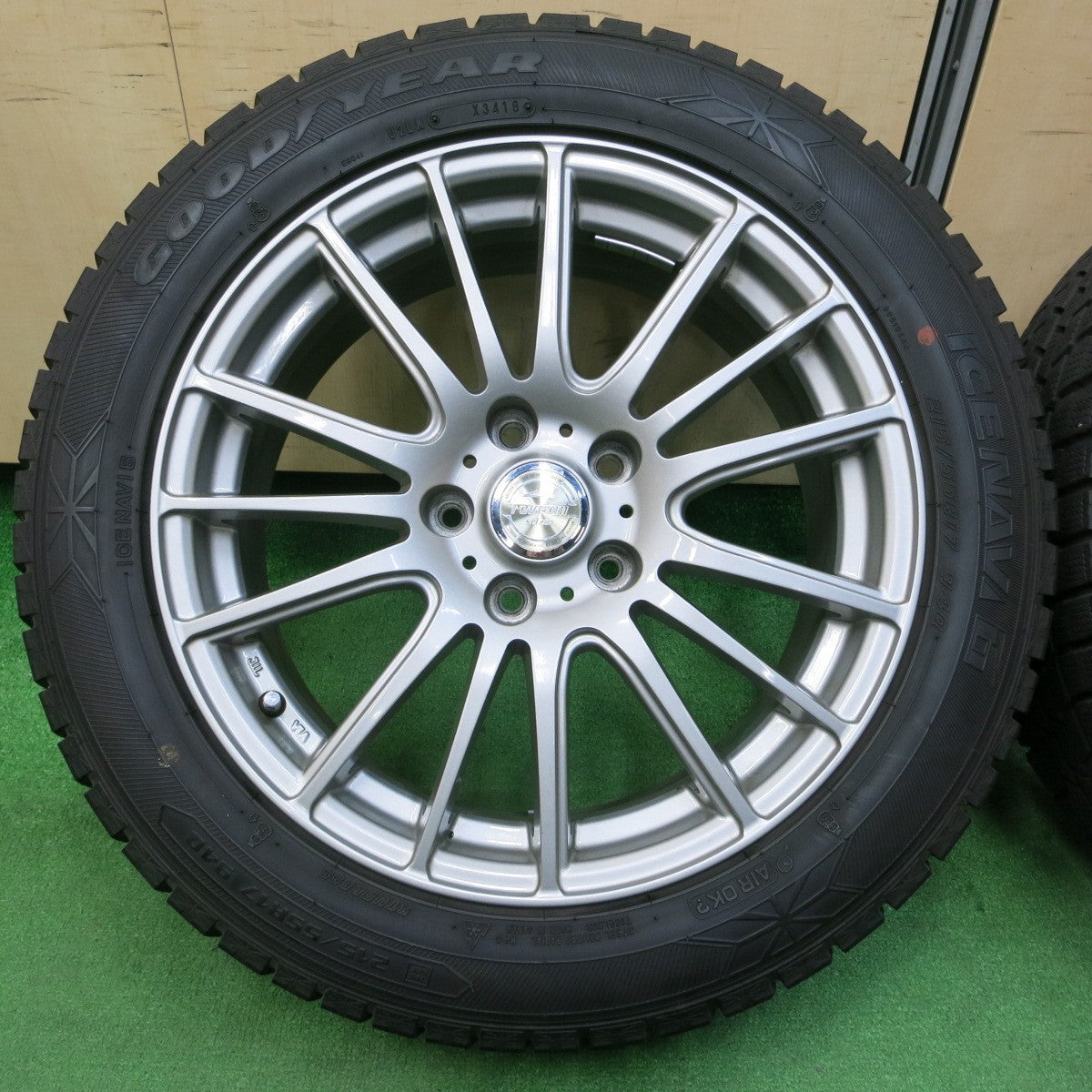 *送料無料* バリ溝！キレイ！9分★スタッドレス 215/55R17 グッドイヤー アイスナビ6 ravrion Selzer ラブリオン 17インチ PCD114.3/5H★4032705イス