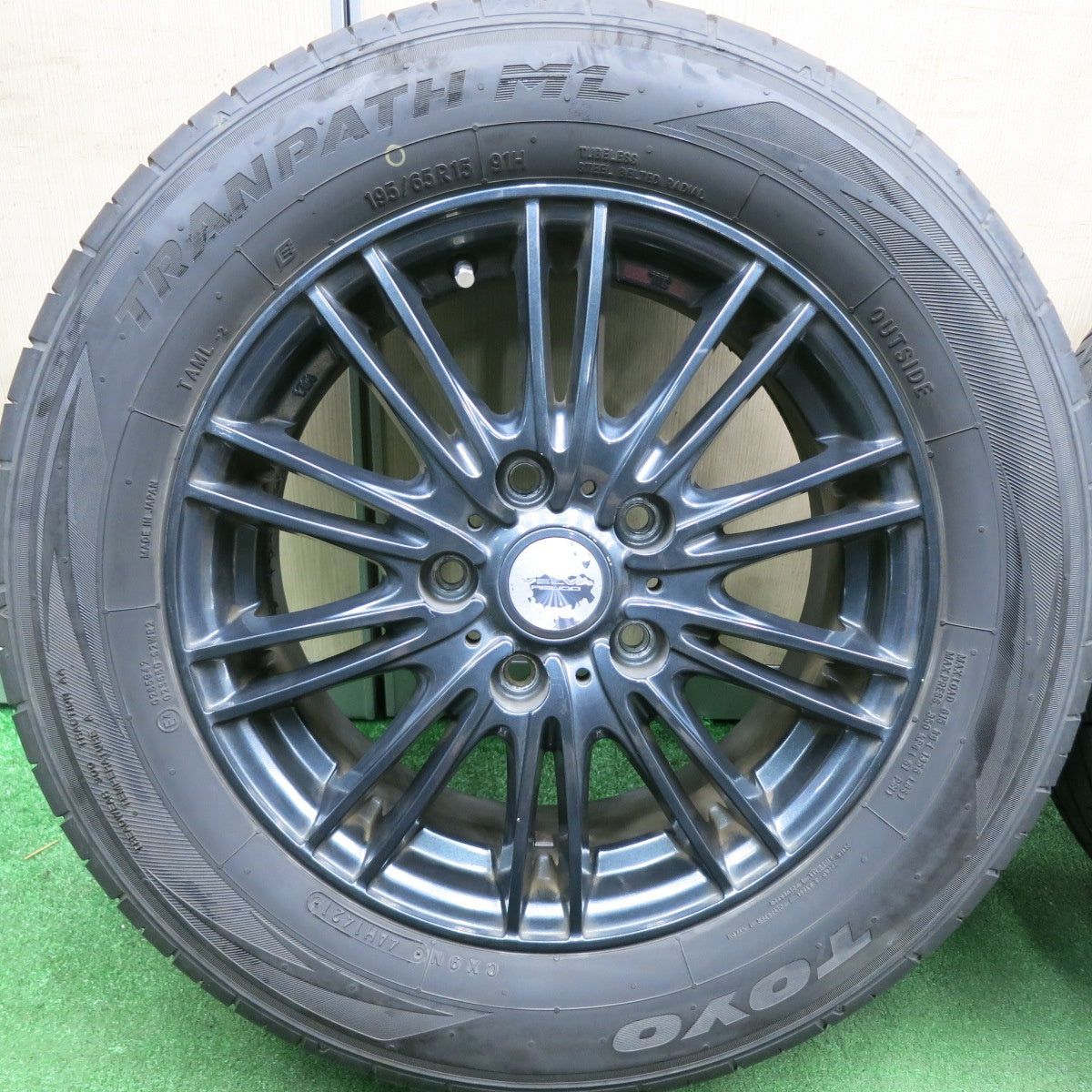 *送料無料* バリ溝！21年！キレイ！9.5分★195/65R15 トーヨー トランパス ML VELVA AGUDO ヴェルヴァ 15インチ PCD114.3/5H★4062809HAノ