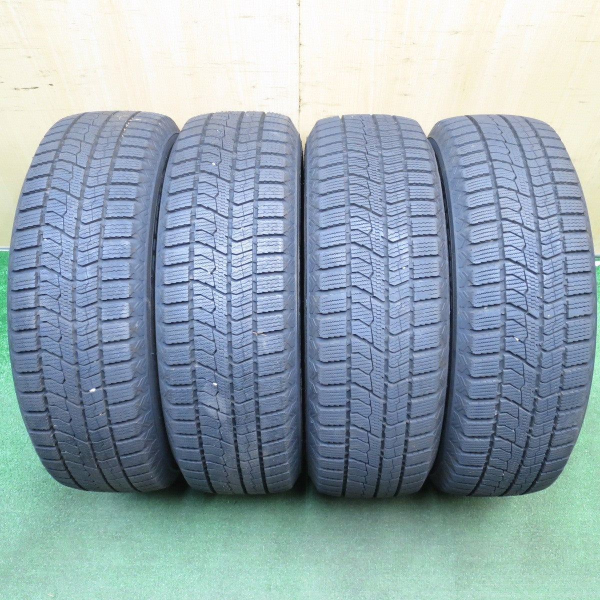[送料無料] バリ溝！22年！キレイ！★スタッドレス 195/65R15 トーヨー オブザーブ GIZ2 WAREN ヴァーレン 15インチ PCD114.3/5H★4120204Hス