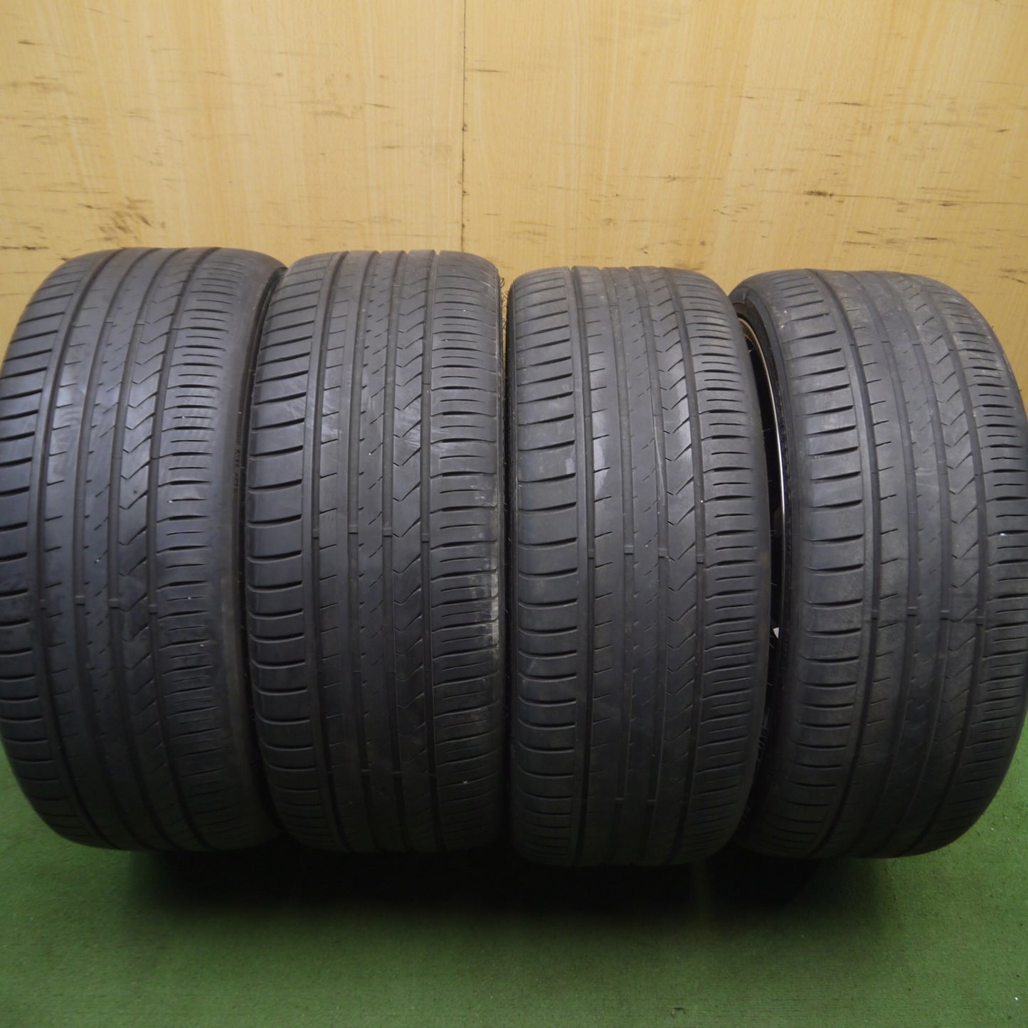 *送料無料* 4本価格★632 LOXARNY MULTI FORCHETTA 225/35R20 ウィンラン R330 ロクサーニ マルチフォルケッタ PCD114.3/5H★4050103Hノ