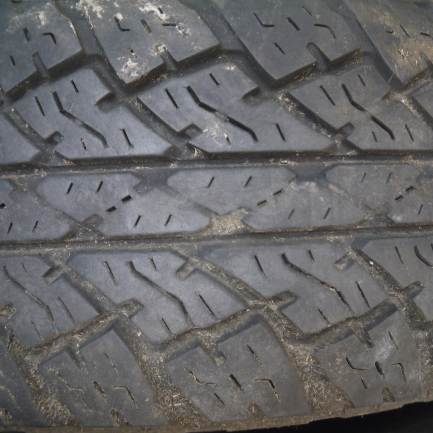 *送料無料* 4本価格★BERG 225/75R16 ブリヂストン デューラー A/T 693 ホワイトレター 16インチ PCD139.7/6H★4090905Hノ