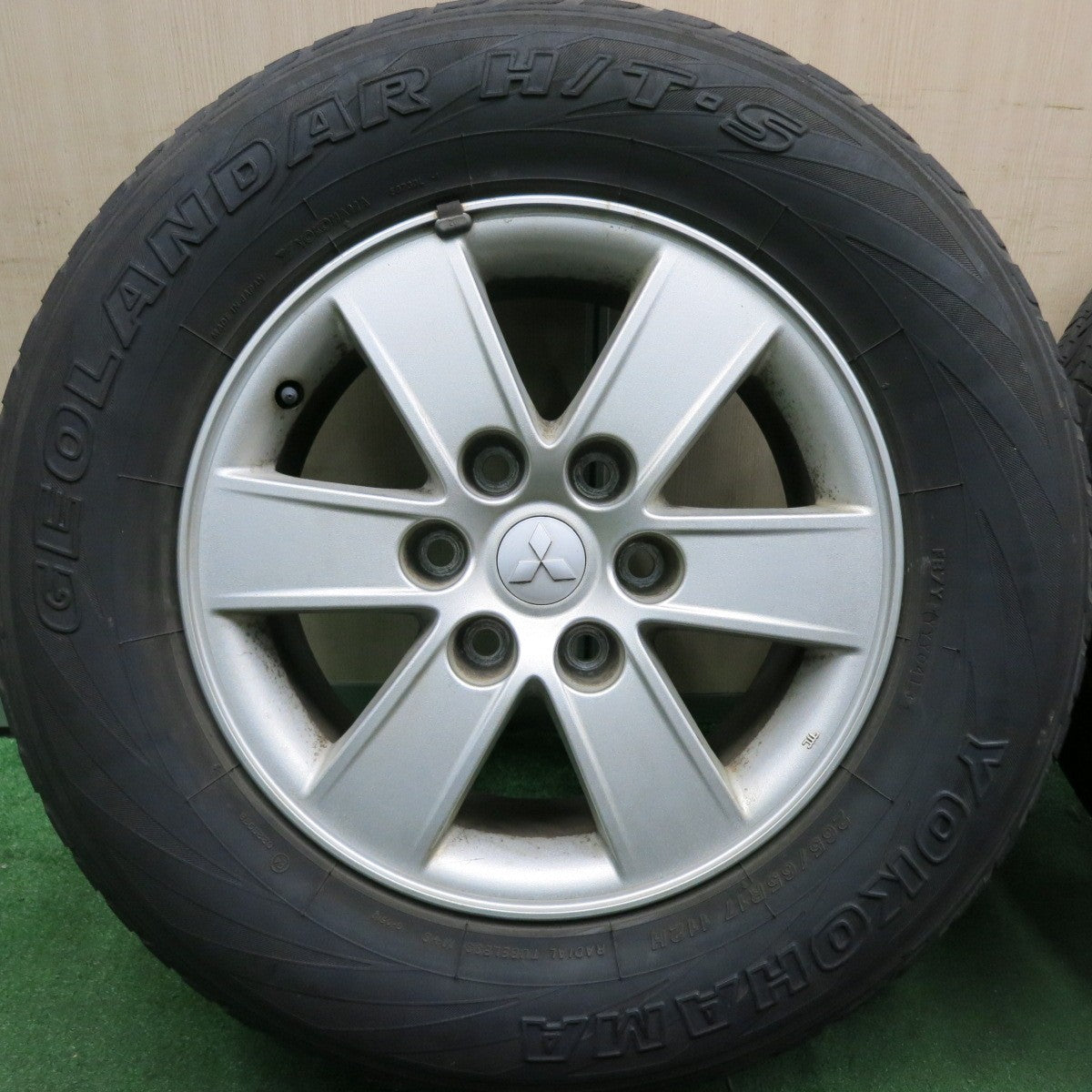 *送料無料* バリ溝！9.5分★三菱 パジェロ 純正 265/65R17 ヨコハマ ジオランダー H/T G056 17インチ PCD139.7/6H★4070307HAノ