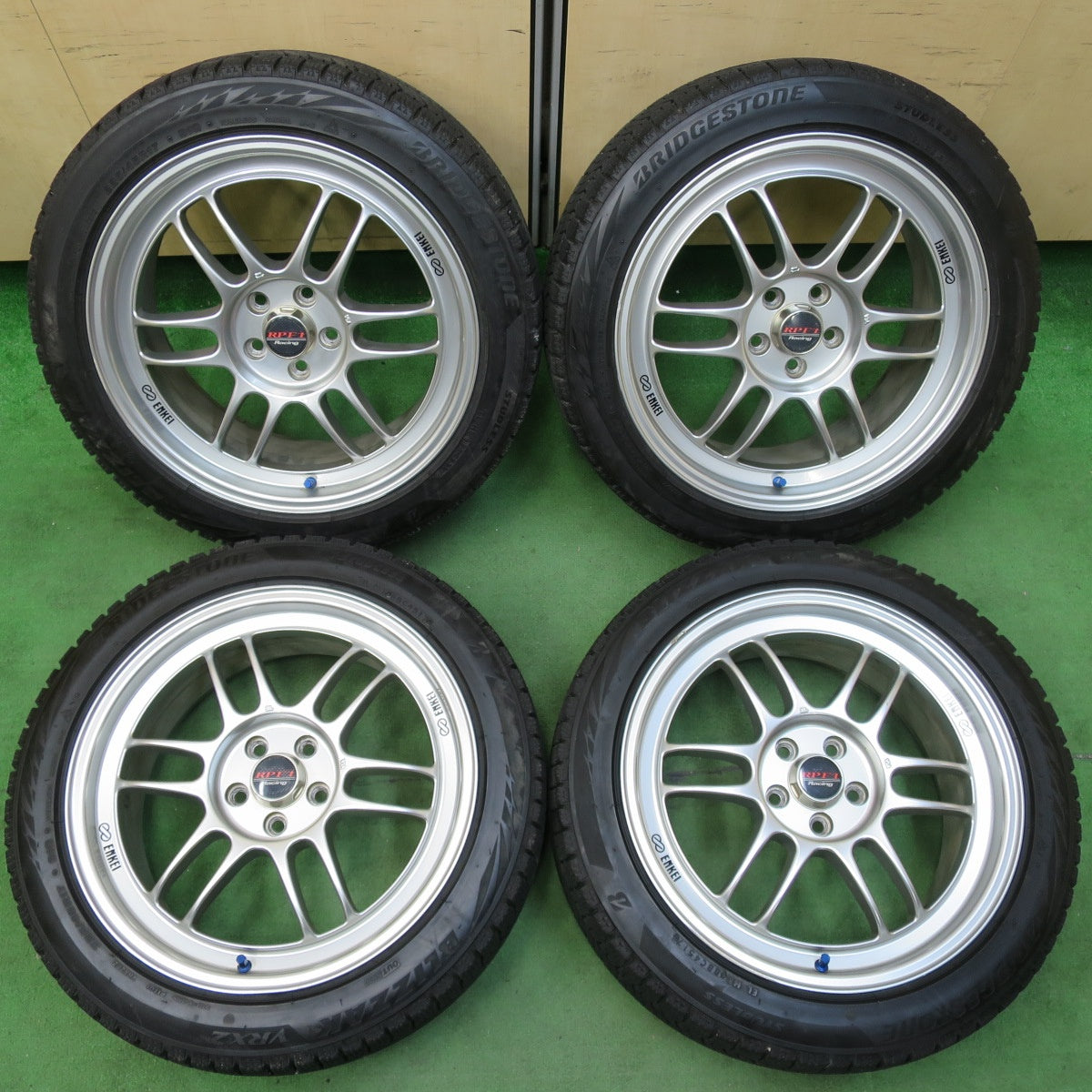 [送料無料] 4本価格★ENKEI RPF1 Racing 86 BRZ 等 225/45R17 スタッドレス ブリヂストン VRX2 エンケイ PCD100/5H★5011705イス