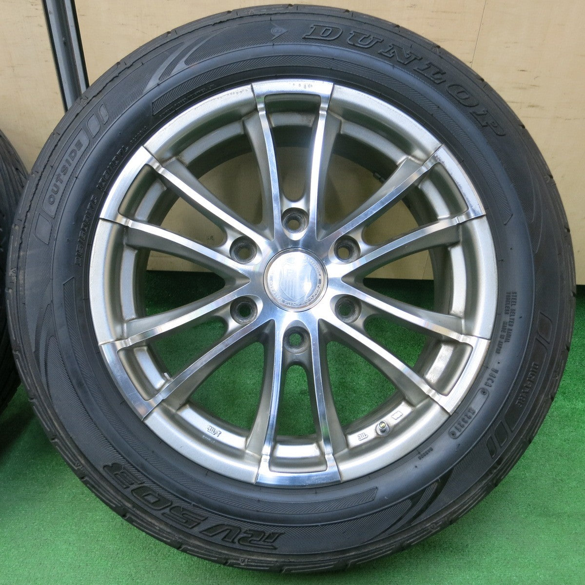 *送料無料* バリ溝！21年！8.5分★ハイエース 等 215/60R17C 109/107L ダンロップ RV503 PERFORMANCE WHEELS 17インチ PCD139.7/6H★4041306イノ