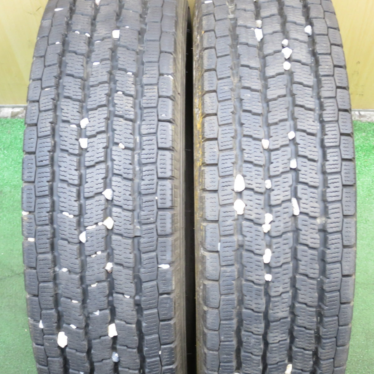 *送料無料* バリ溝！20年！9.5分以上★トラック タイヤ 205/75R16 113/111L 12PR スタッドレス ヨコハマ アイスガード iG91 16インチ★4052505クスタ