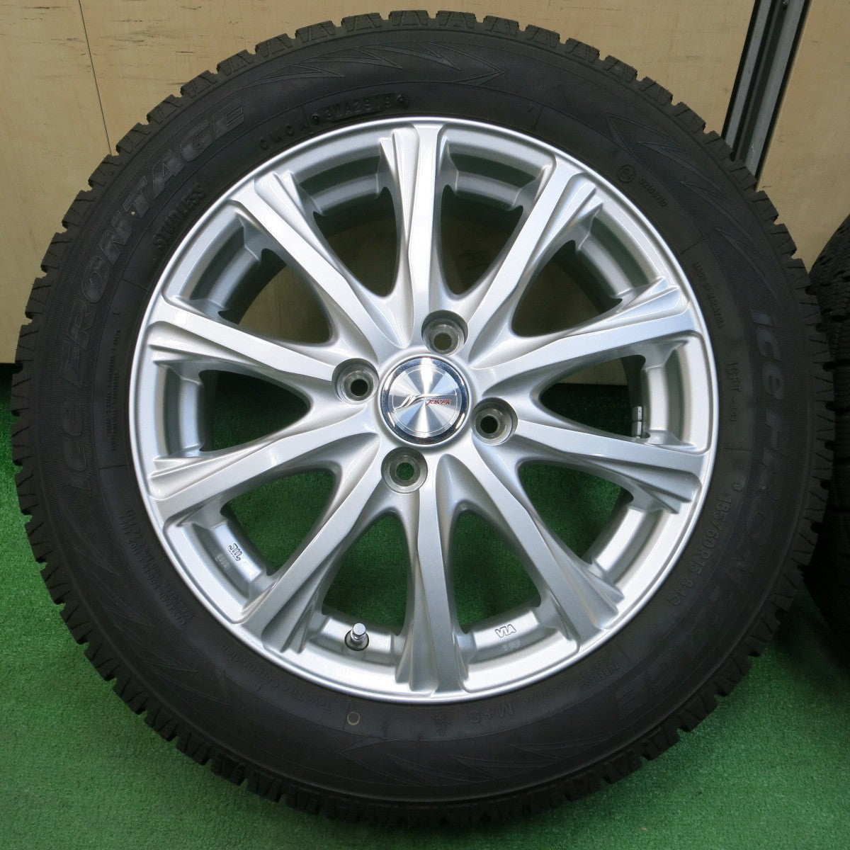 *送料無料* バリ溝！キレイ！ほぼ10分★スタッドレス 185/60R15 アイスフロンテージ JOKER ジョーカー 15インチ PCD100/4H★4031605イス