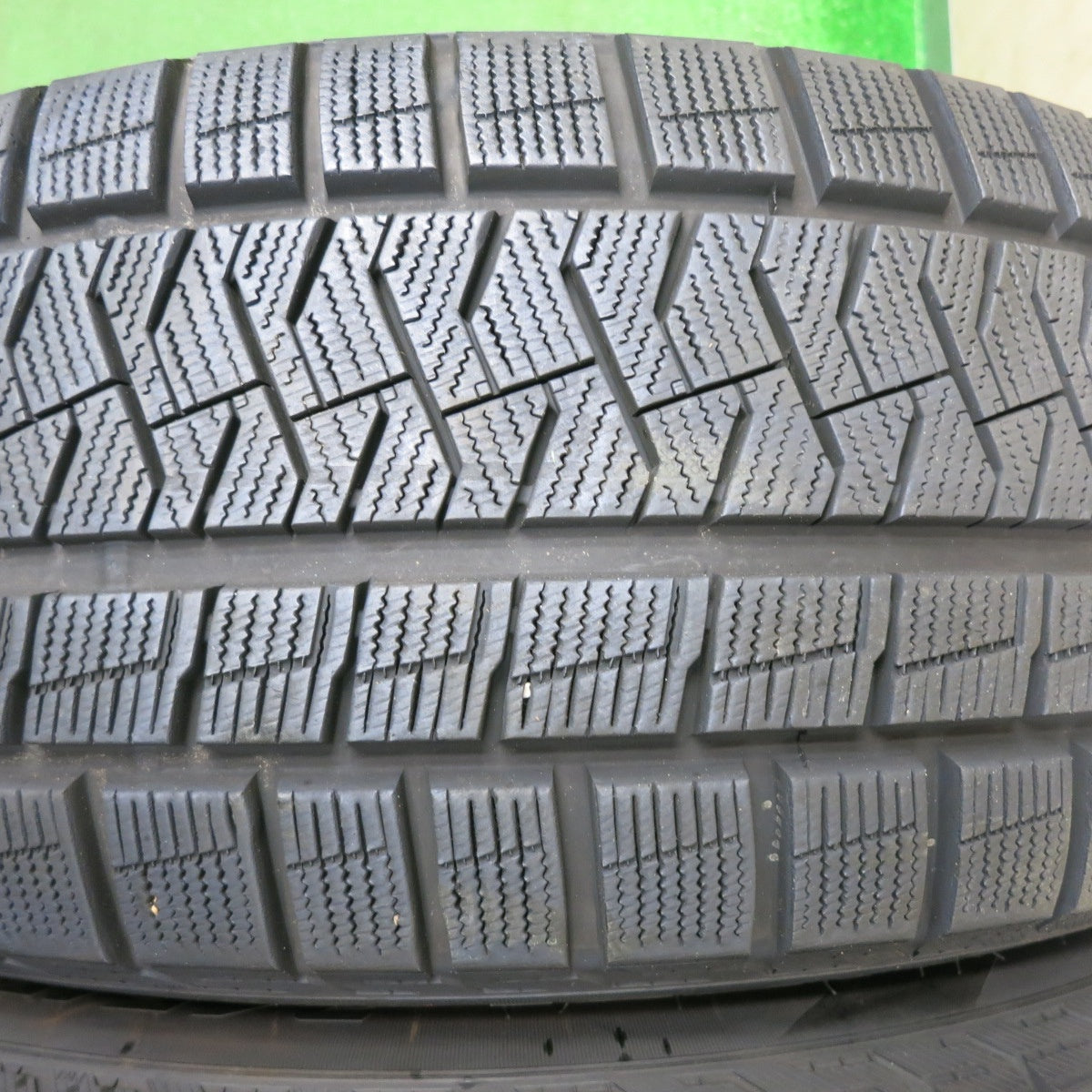 [送料無料] 超バリ溝！22年！キレイ！9.5分以上★レクサス 等 245/50R19 スタッドレス ピレリ アイスアシンメトリコ プラス ECO FORME エコフォルム 19インチ PCD120/5H★5012802NJス