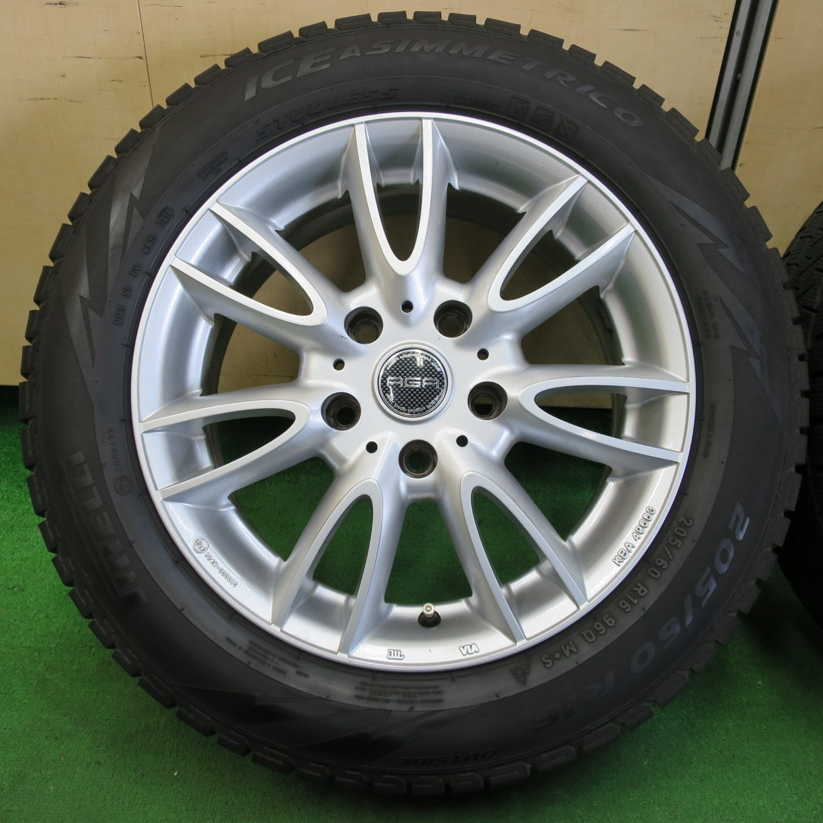 *送料無料* キレイ★MINI ミニ 等 MAK LUFT KBA49653 AGA 205/60R16 スタッドレス ピレリ アイスアシンメトリコ PCD120/5H★4060703イス