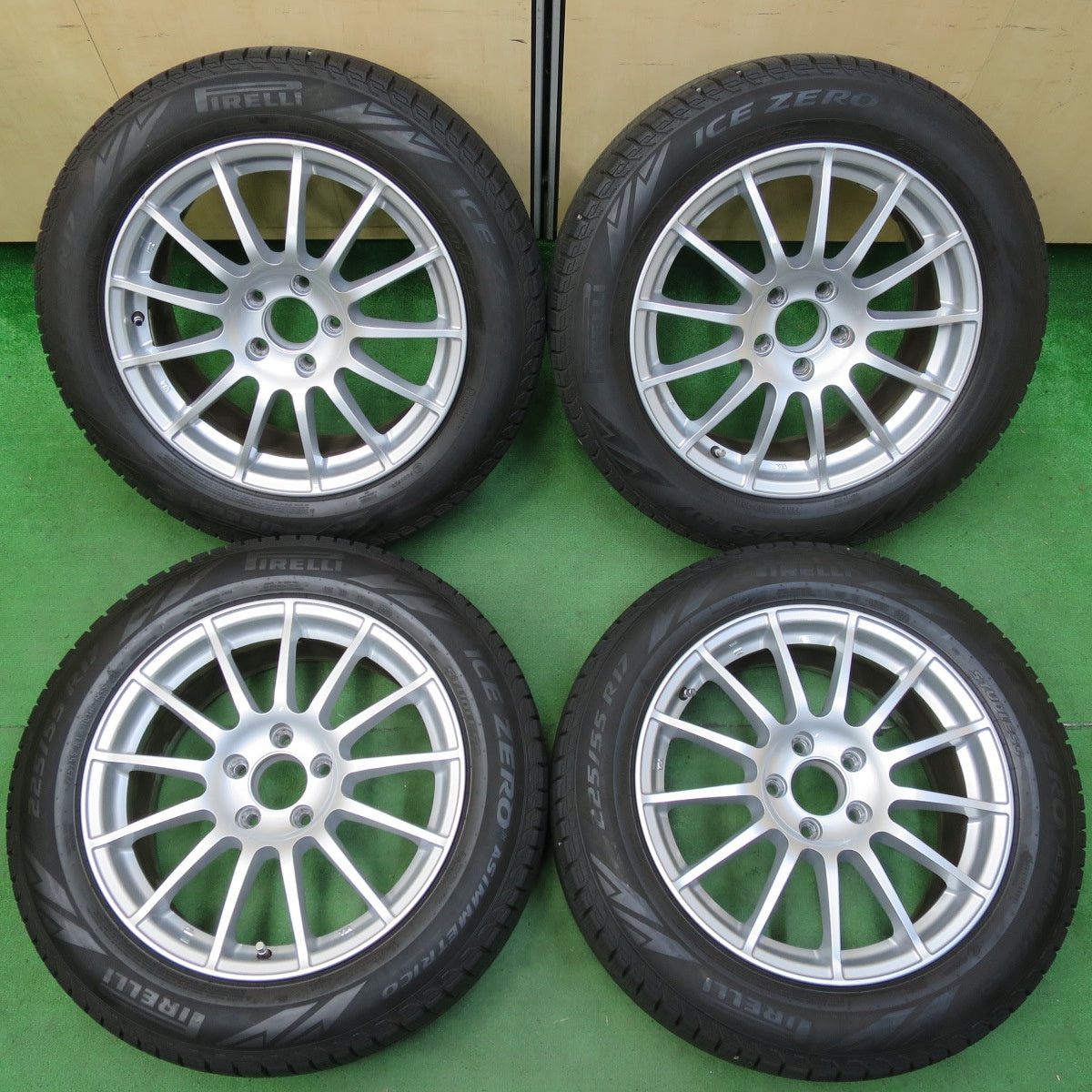 *送料無料* バリ溝！22年！キレイ！9分★ベンツ 等 TAS JAPAN 225/55R17 スタッドレス ピレリ アイスゼロ アシンメトリコ 17インチ PCD112/5H★4071206イス