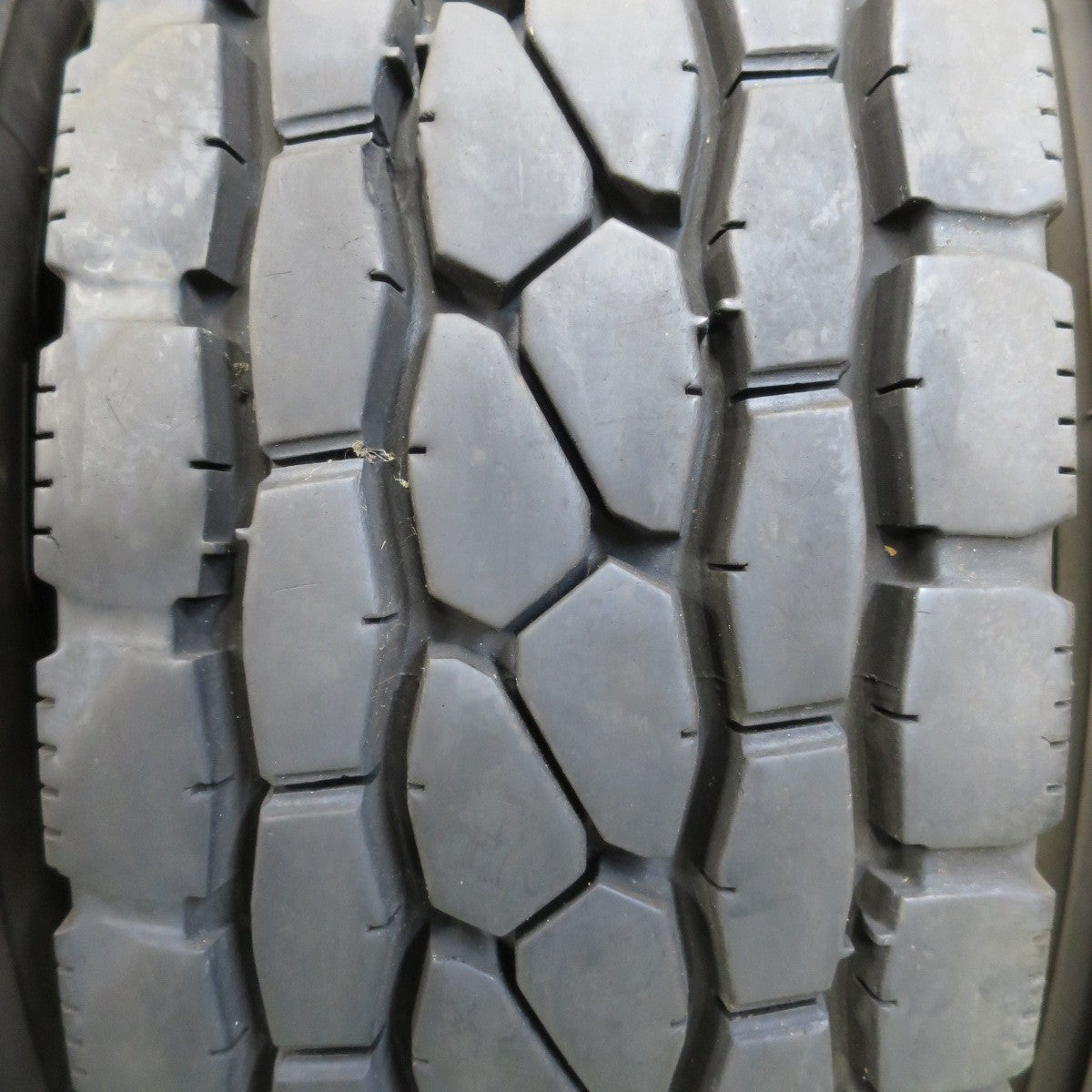 *送料無料* バリ溝！23年！9分★トラック タイヤ 225/80R17.5 123/122L ブリヂストン エコピア M801Ⅱ ミックス 17.5インチ★4061804イスタ