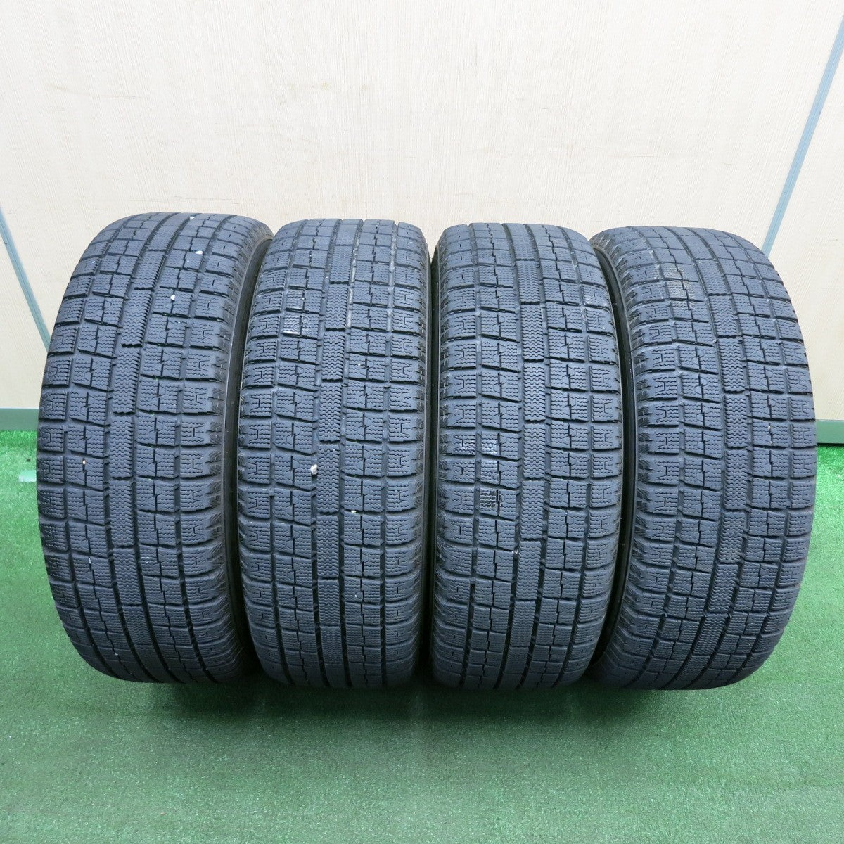 *送料無料* バリ溝！キレイ！9.5分★インプレッサ等 205/55R16 スタッドレス トーヨー ガリット G5 FOUR FORCE 01 フォーフォース PCD100/5H★4041003TNス