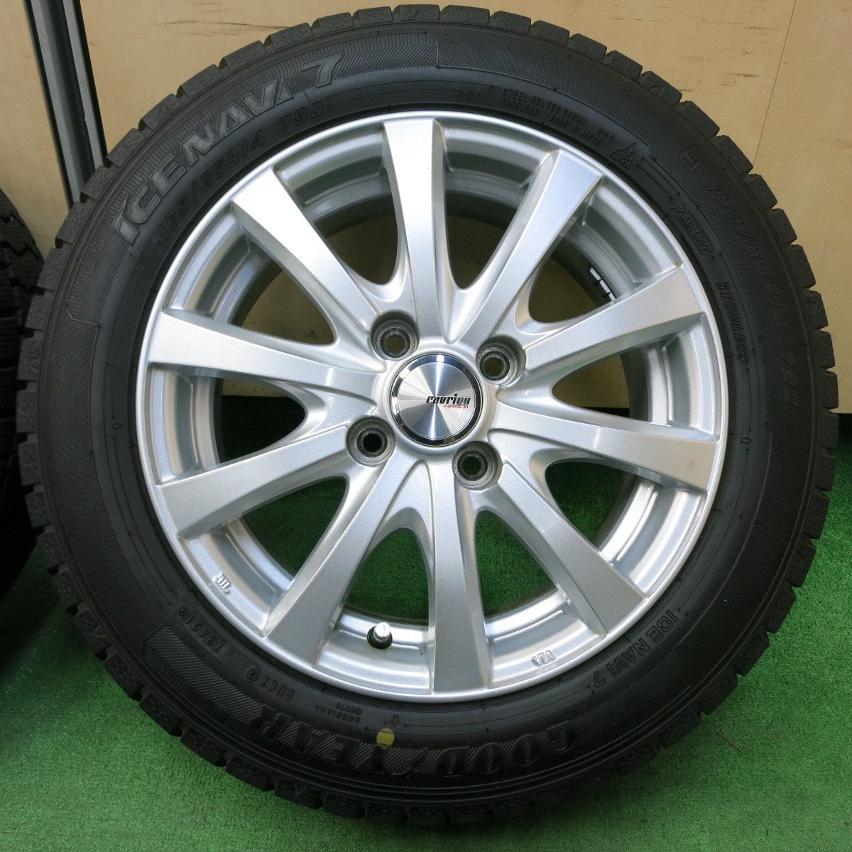 *送料無料* バリ溝！21年！9.5分★スタッドレス 165/65R14 グッドイヤー アイスナビ7 ravrion RS01 ラブリオン 14インチ PCD100/4H★4051102イス