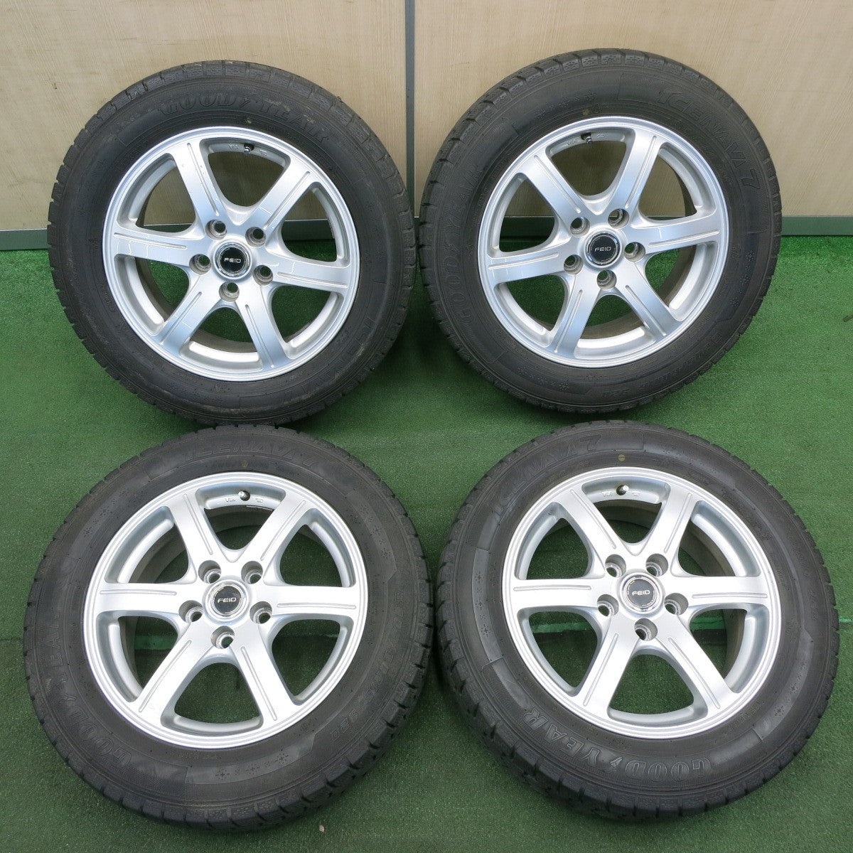 *送料無料* バリ溝！9.5分★スタッドレス 205/60R16 グッドイヤー アイスナビ7 FEID 16インチ PCD114.3/5H★4041502TNス