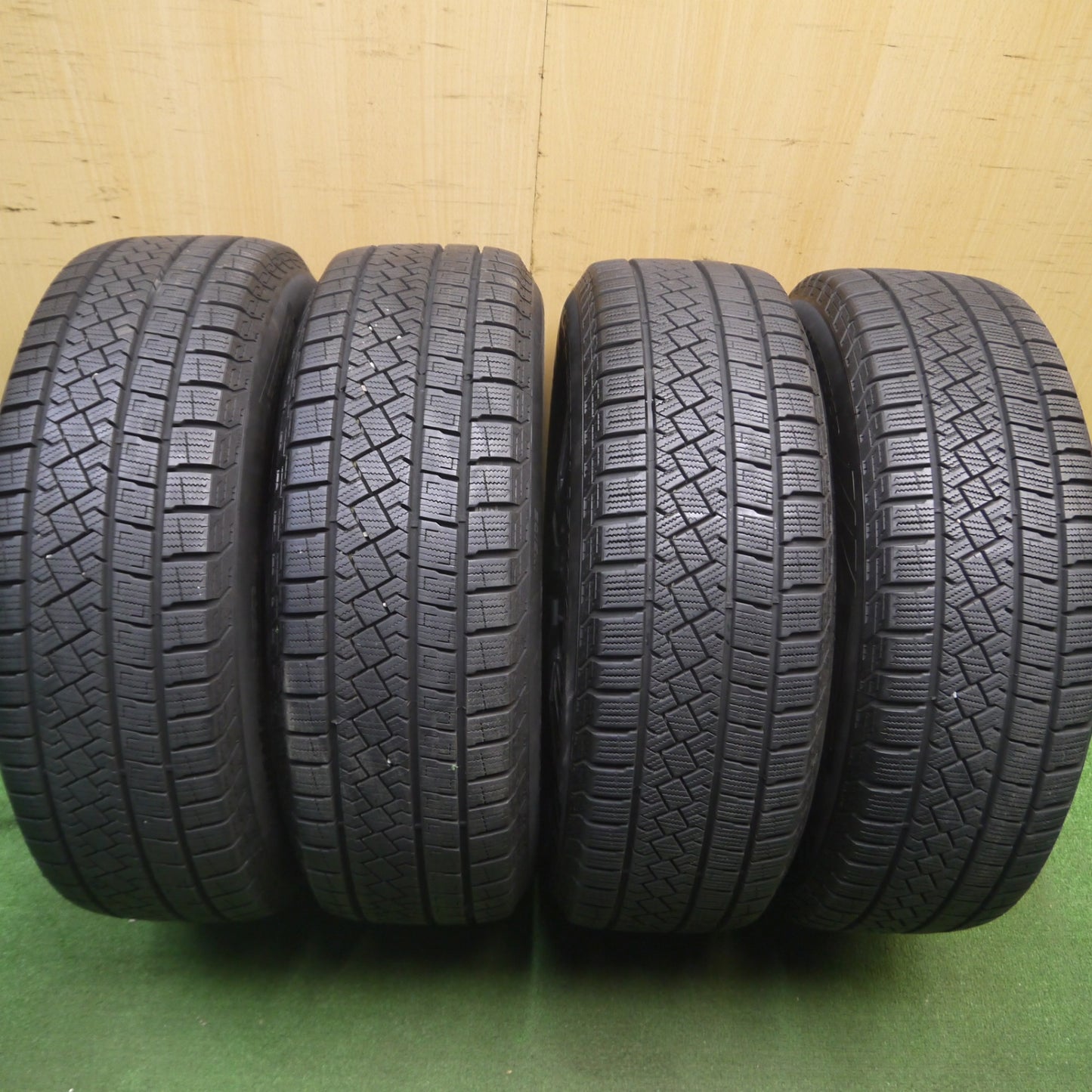 [送料無料] バリ溝！22年！キレイ！9.5分以上★スタッドレス 195/65R15 ピレリ アイスゼロ アシンメトリコ Tiradoδ ティラード 15インチ PCD114.3/5H★5021203Hス