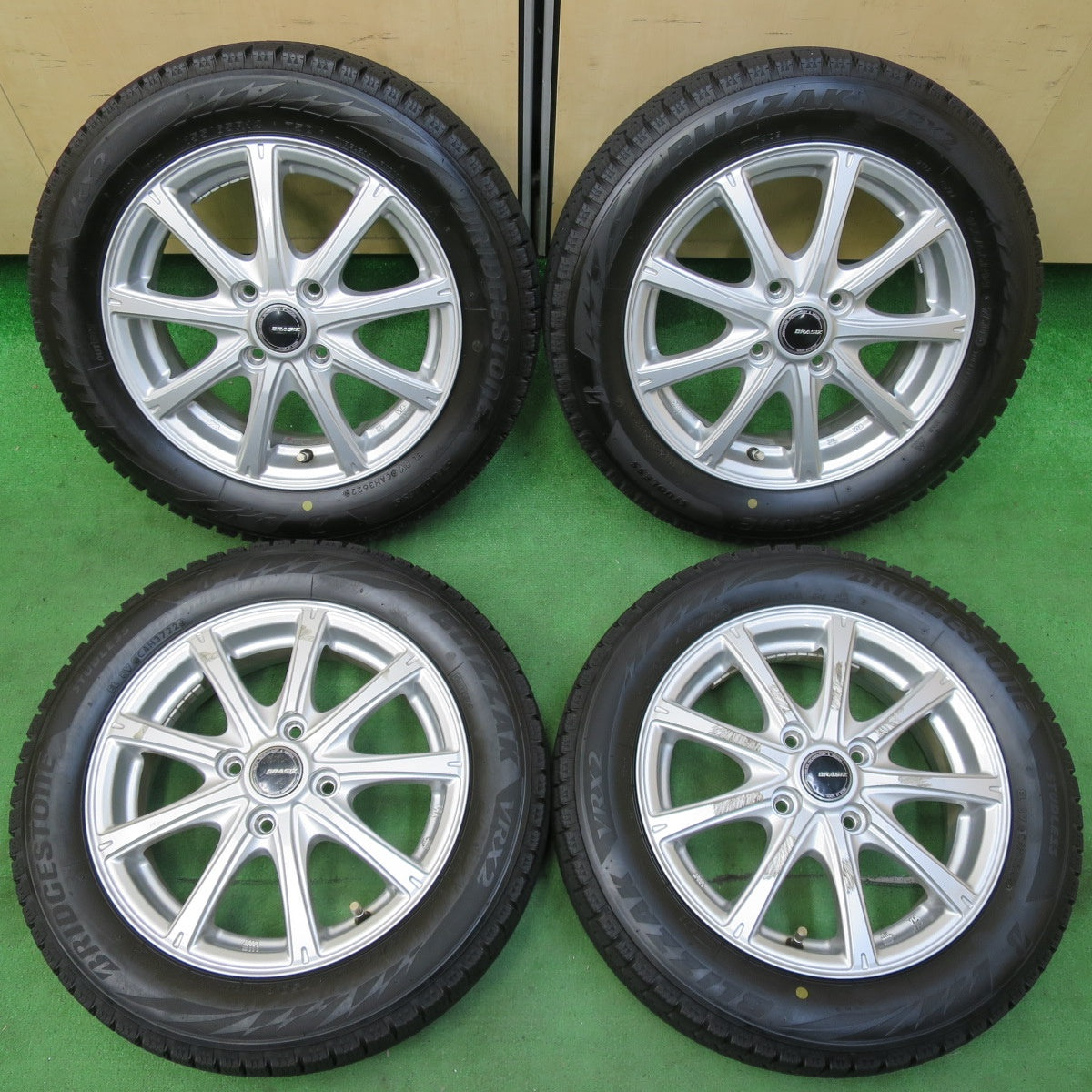 *送料無料* バリ溝！22年！綺麗！ほぼ10分★スタッドレス 155/65R14 ブリヂストン ブリザック VRX2 QRASIZ KOSEI クレイシズ コーセイ PCD100/4H★4081706イス