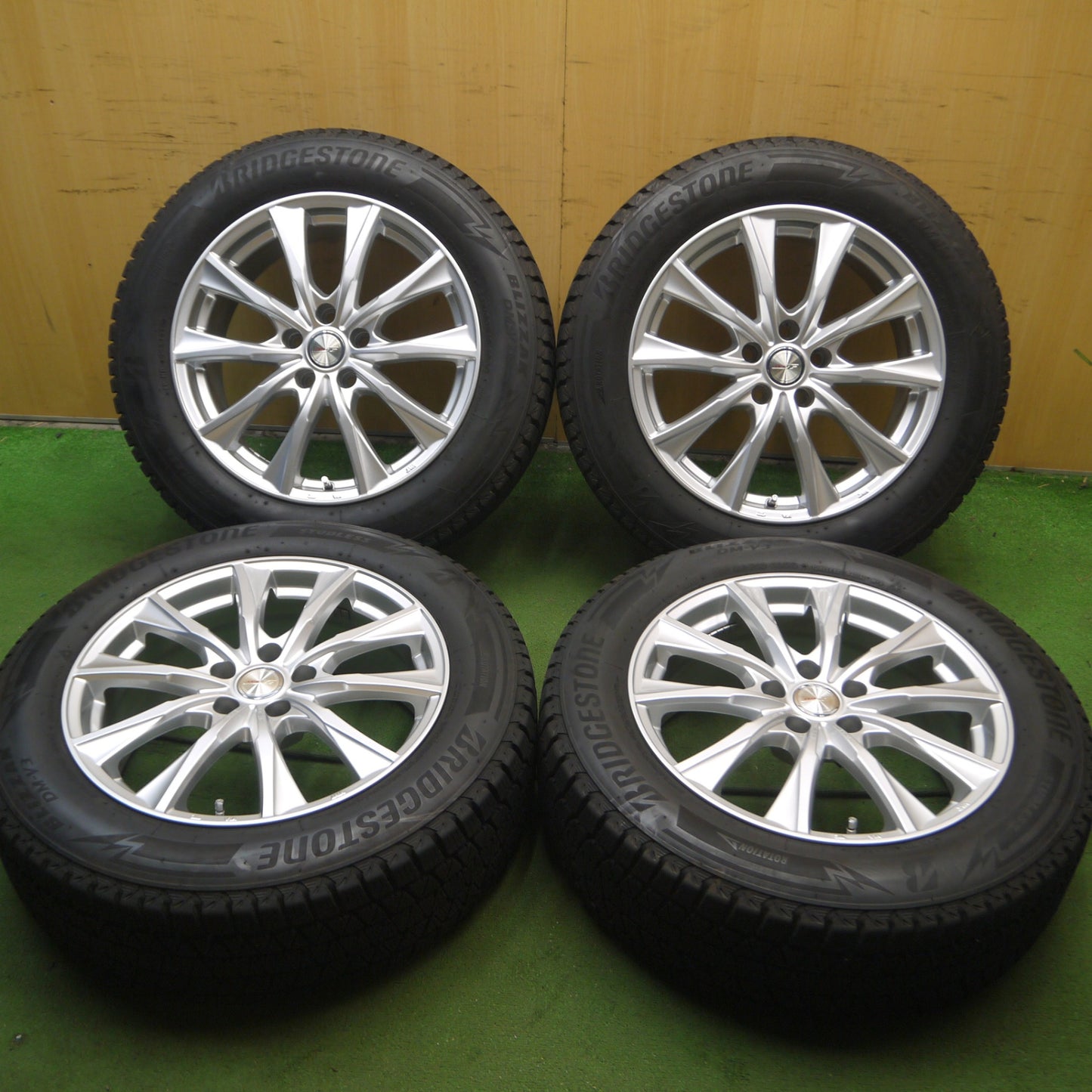 *送料無料* バリ溝！20年！キレイ！9分★スタッドレス 225/60R18 ブリヂストン ブリザック DM-V3 JOKER ジョーカー 18インチ PCD114.3/5H★4051306Hス