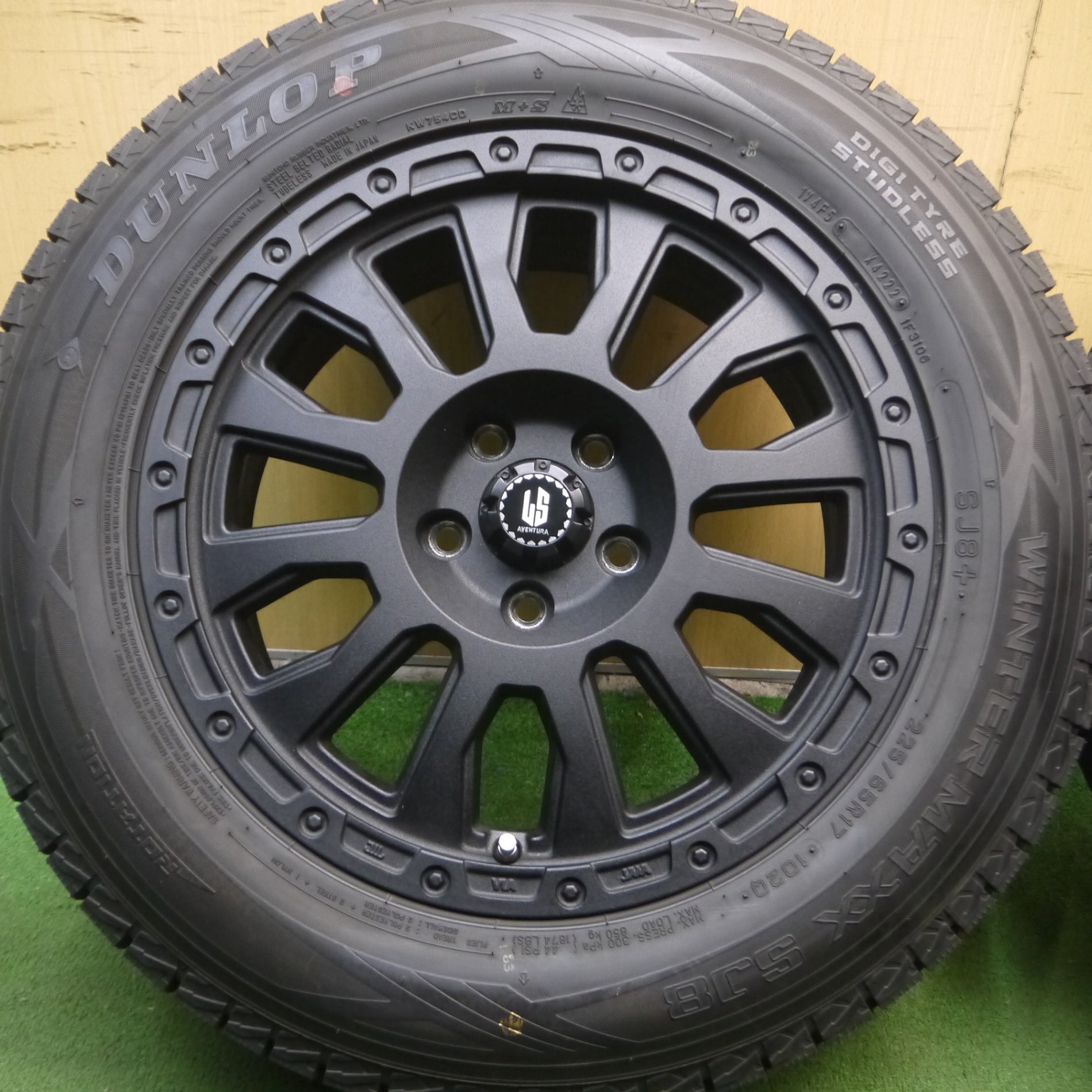 送料無料* バリ溝！22年！美品！ほぼ10分☆スタッドレス 225/65R17 ダンロップ ウインターマックス SJ8 AVENTURA |  名古屋/岐阜の中古カー用品・工具の買取/販売ならガレージゲット