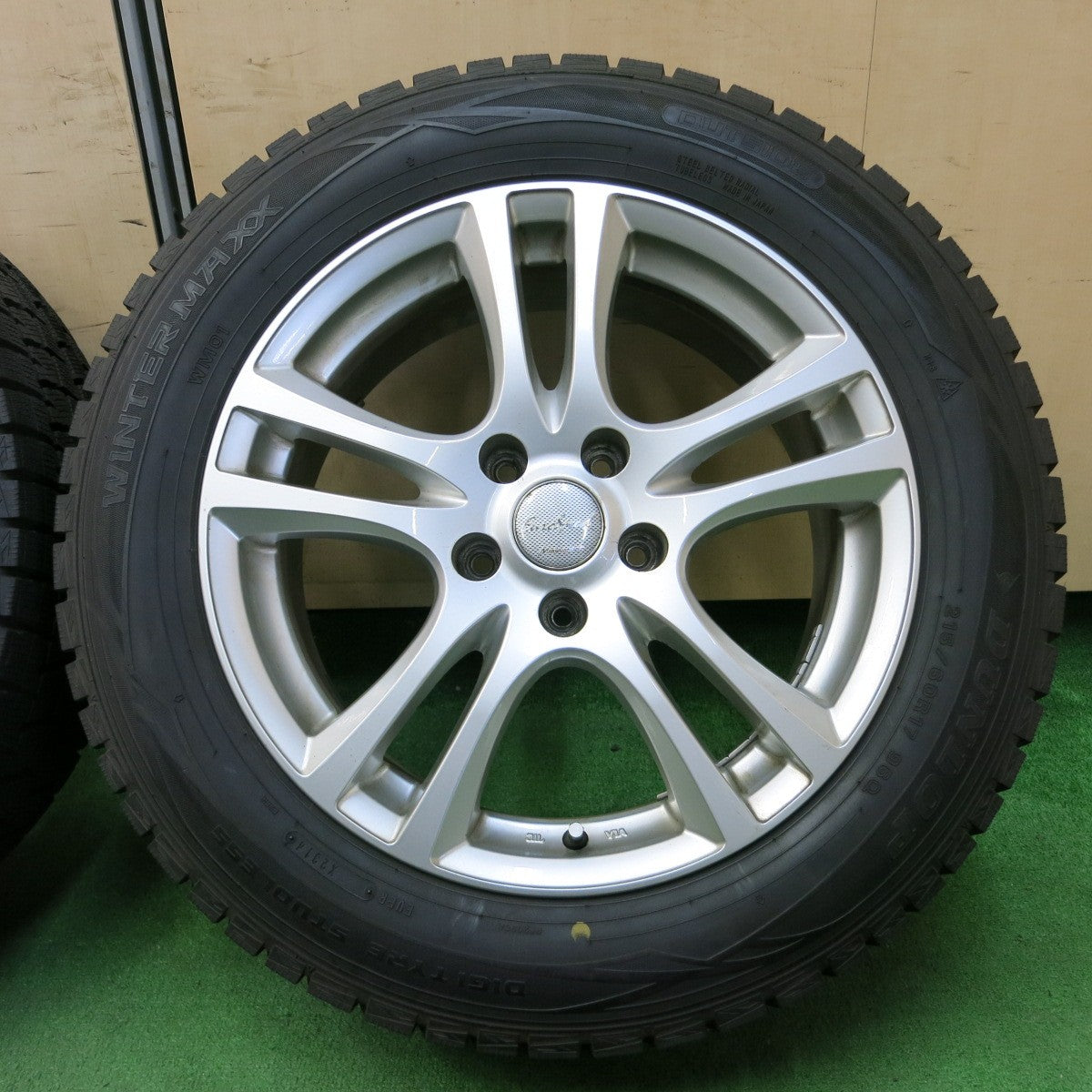 *送料無料* 超バリ溝！ほぼ10分★スタッドレス 215/60R17 ダンロップ ウインターマックス WM01 EuroSpeed MANARAY SPORT PCD114.3/5H★4061102ナス