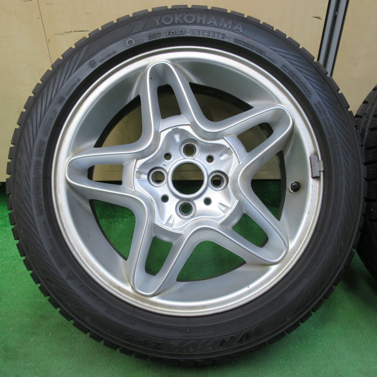 [送料無料] バリ溝！9分★MINI ミニ クラブマン クーパー R55 R56 純正 BBS 195/55R16 ヨコハマ W.drive Z・P・S ランフラット PCD100/4H★4101605イス