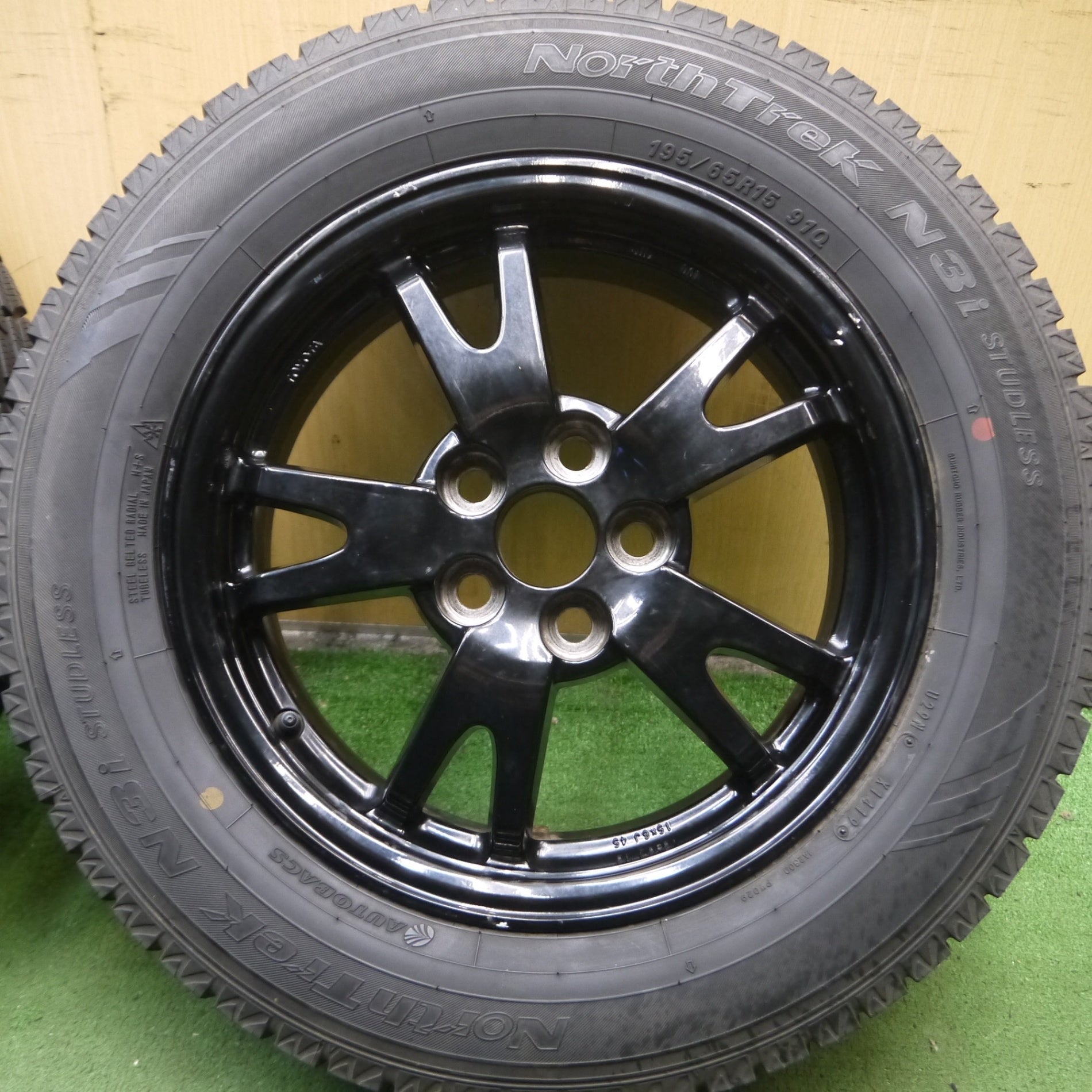 送料無料* バリ溝！9.5分以上☆トヨタ 30系 プリウス 純正 195/65R15 スタッドレス オートバックス ノーストレック N3i |  名古屋/岐阜の中古カー用品・工具の買取/販売ならガレージゲット