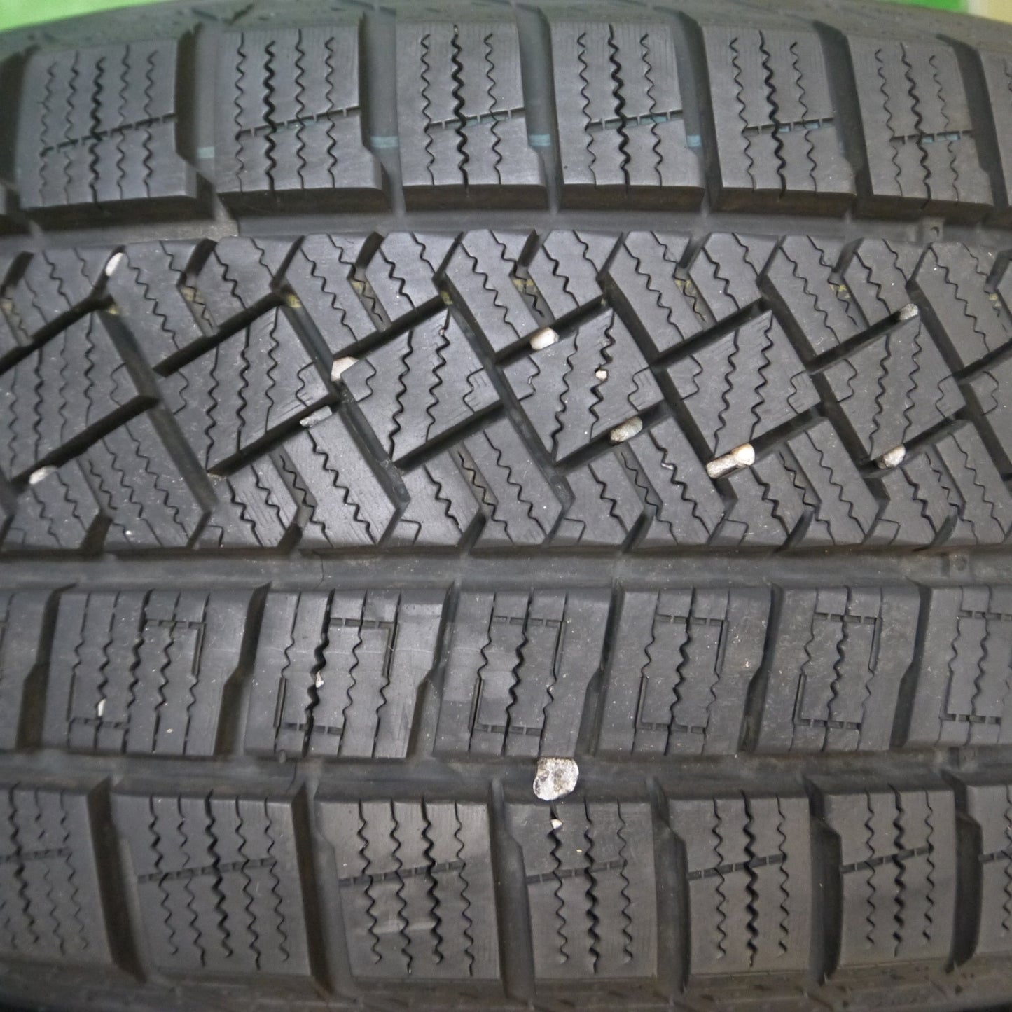 [送料無料] バリ溝！22年！キレイ！9.5分★アウディ A1 純正 185/60R15 スタッドレス ピレリ アイスゼロ アシンメトリコ 15インチ PCD100/5H★4093007Hス