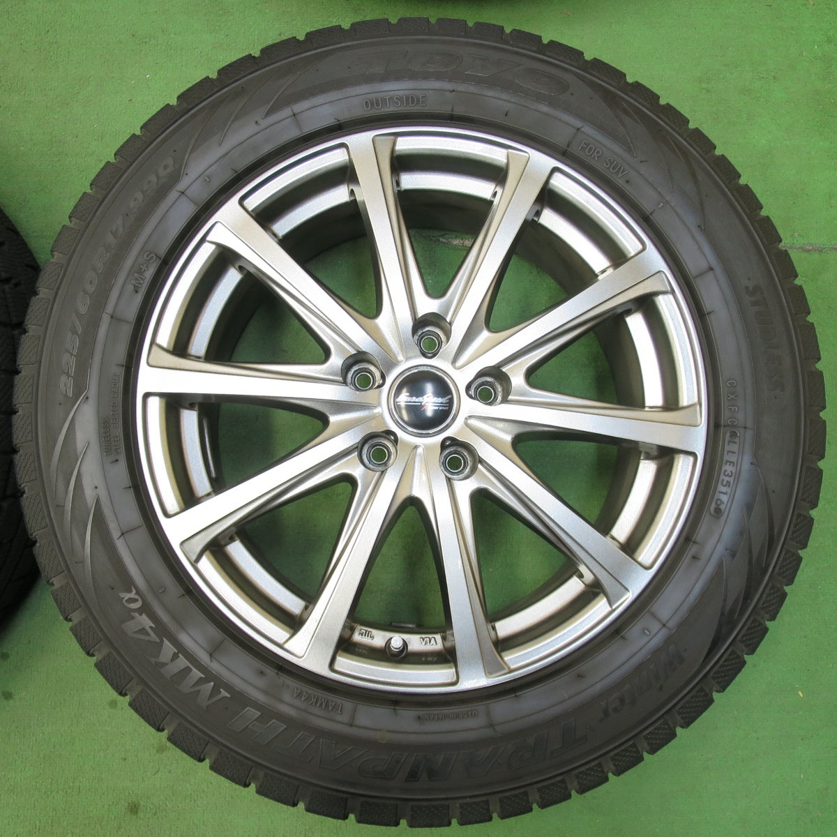 [送料無料] バリ溝！キレイ！9分★スタッドレス 225/60R17 トーヨー ウインター トランパス MK4α Eurospeed MANARAY SPORT 17インチ PCD114.3/5H★5012406イス