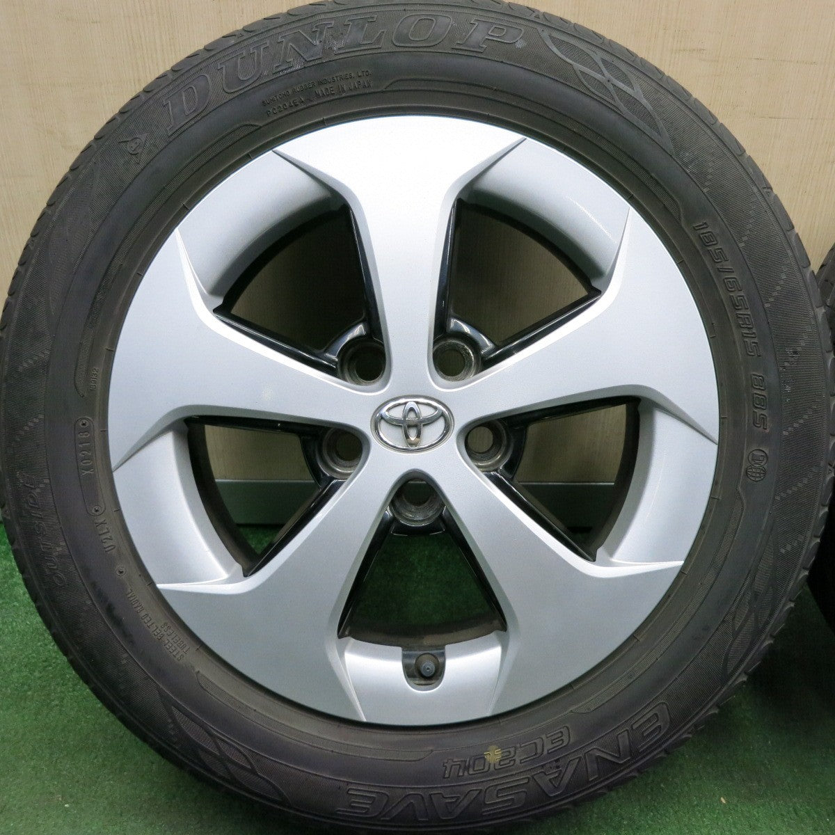 *送料無料* キレイ★トヨタ 30系 プリウス 純正 185/65R15 ダンロップ エナセーブ EC204 15インチ PCD100/5H★4032418HAノ