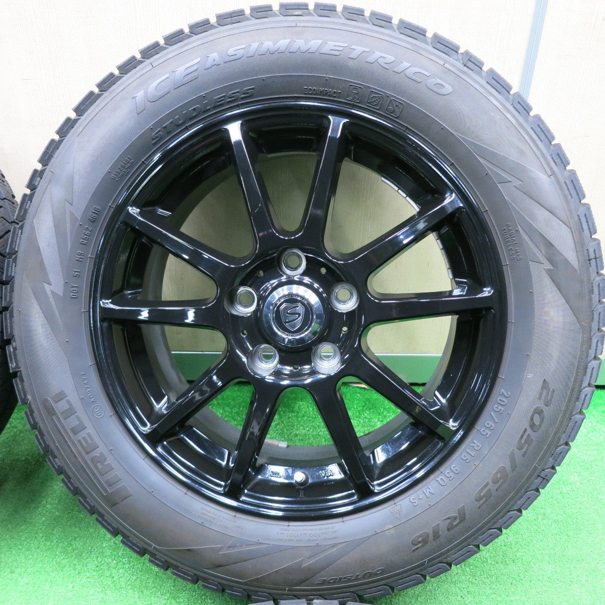 [送料無料] キレイ★スタッドレス 205/65R16 ピレリ アイスアシンメトリコ STRANGER ストレンジャー 16インチ PCD114.3/5H★4112703TNス