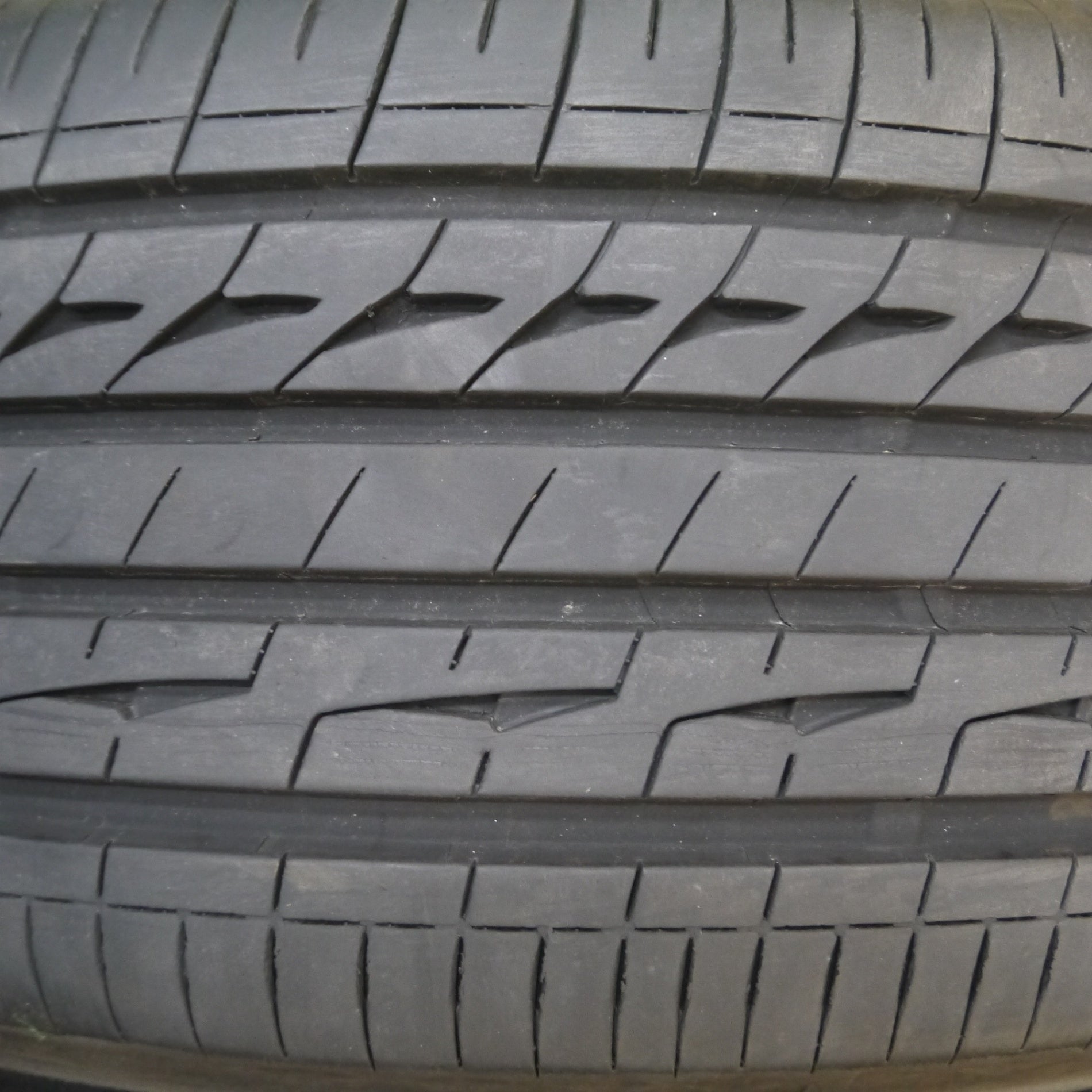 *送料無料* バリ溝！20年！9.5分★225/45R18 ブリヂストン レグノ GR001 GR-X2 タイヤ 18インチ クラウン マークX  オデッセイ 等★4031507Hノタ