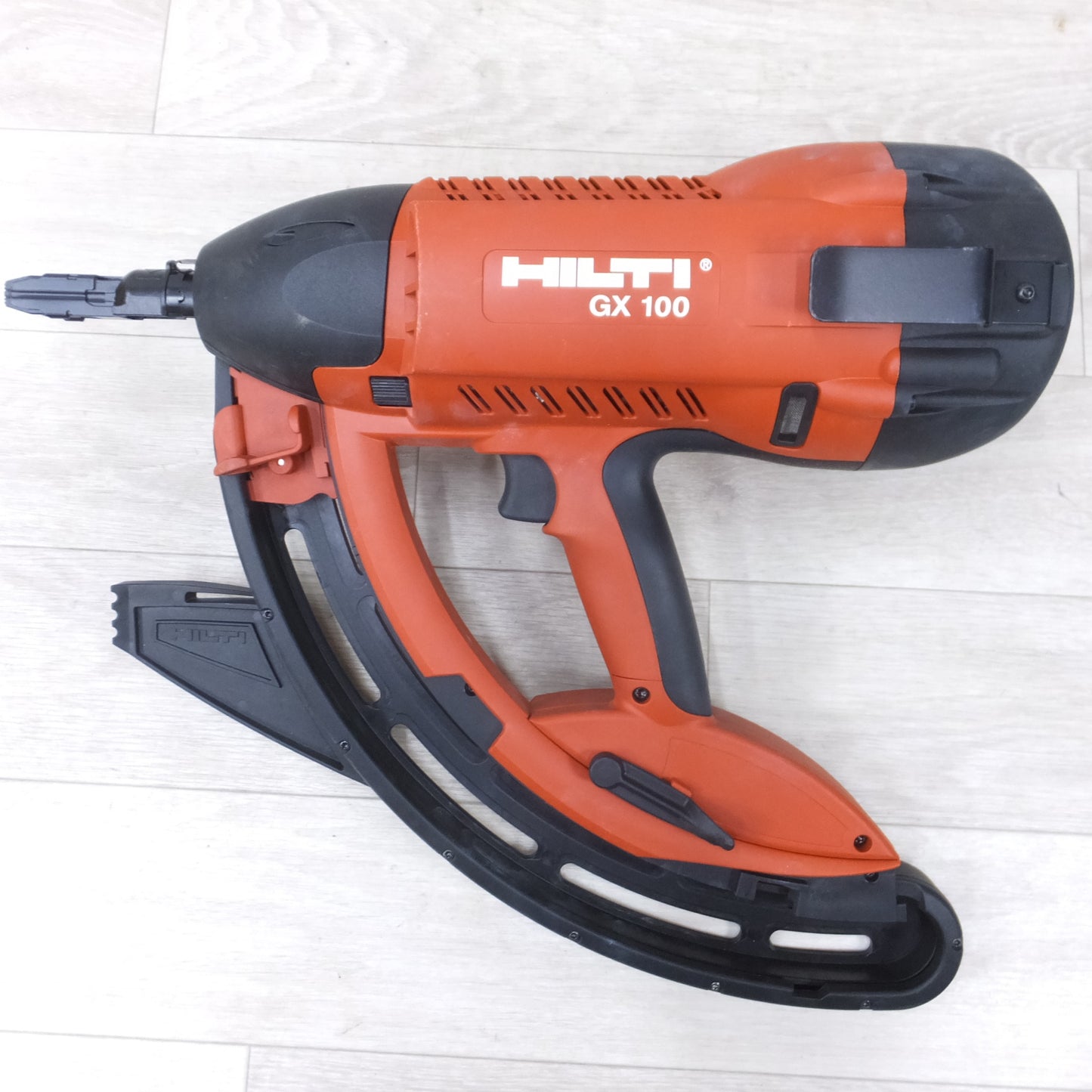 [送料無料] 付属品付き◆ヒルティ HILTI ガス式 鋲打機 ガス ネイラ GX100 釘打機 ガス銃 マガジン ケース ガス抜き ピン 等 現状品◆