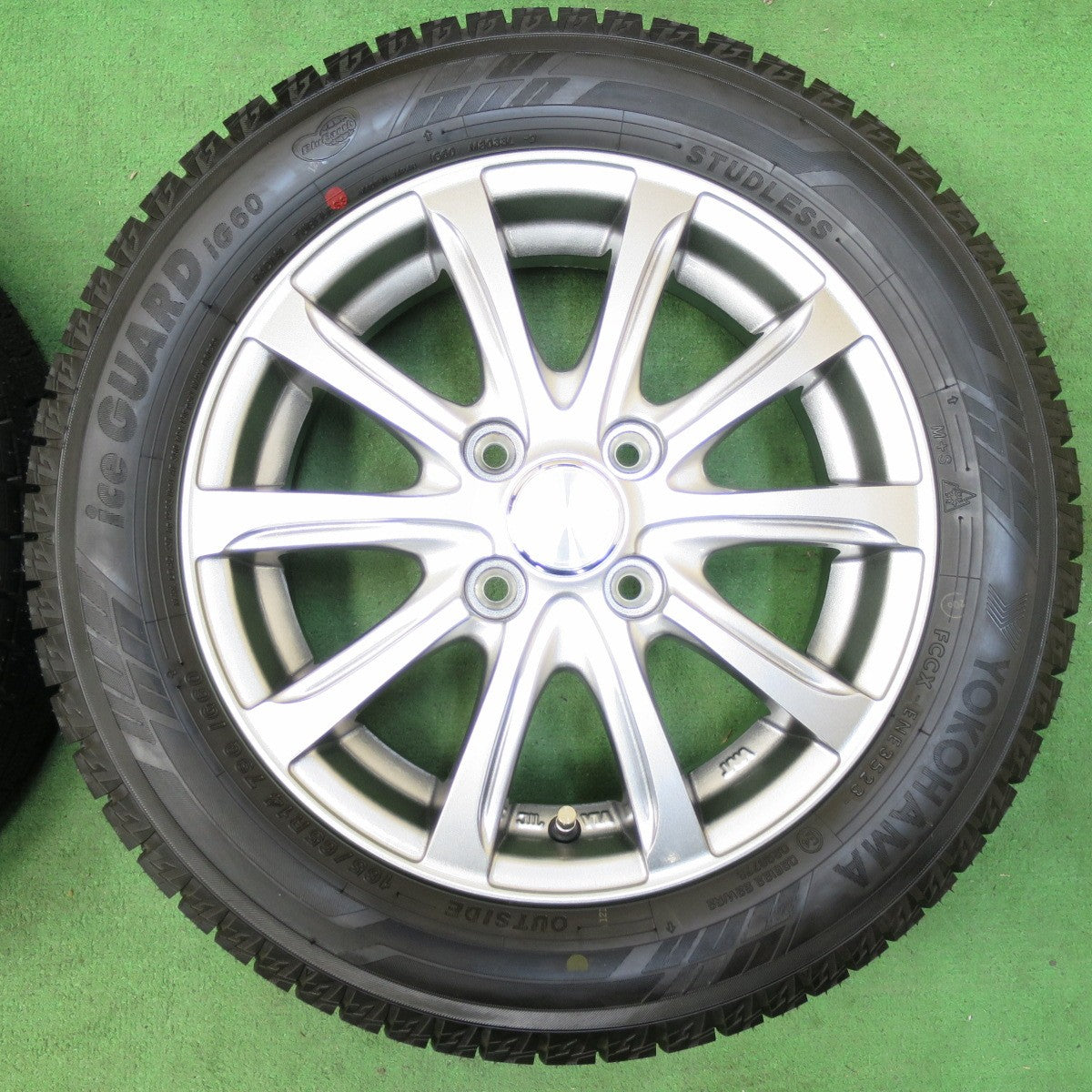送料無料] 未使用！23年☆スタッドレス 165/65R14 ヨコハマ