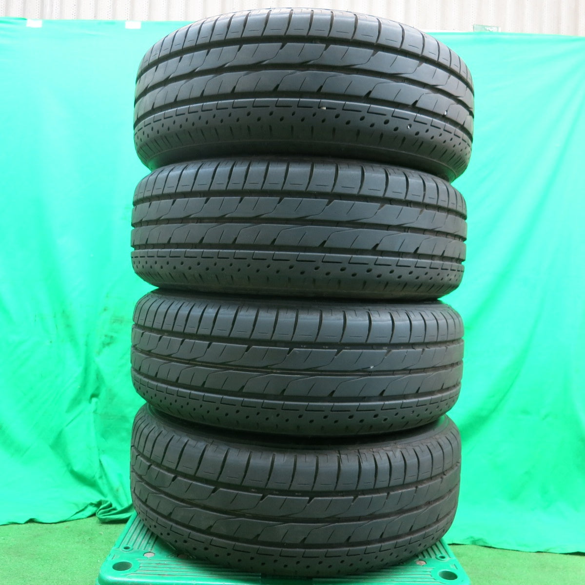 *送料無料* バリ溝！23年！9.5分★トヨタ プリウスα 純正 205/60R16 ブリヂストン LUFT RV2 16インチ PCD114.3/5H★4051009ナノ