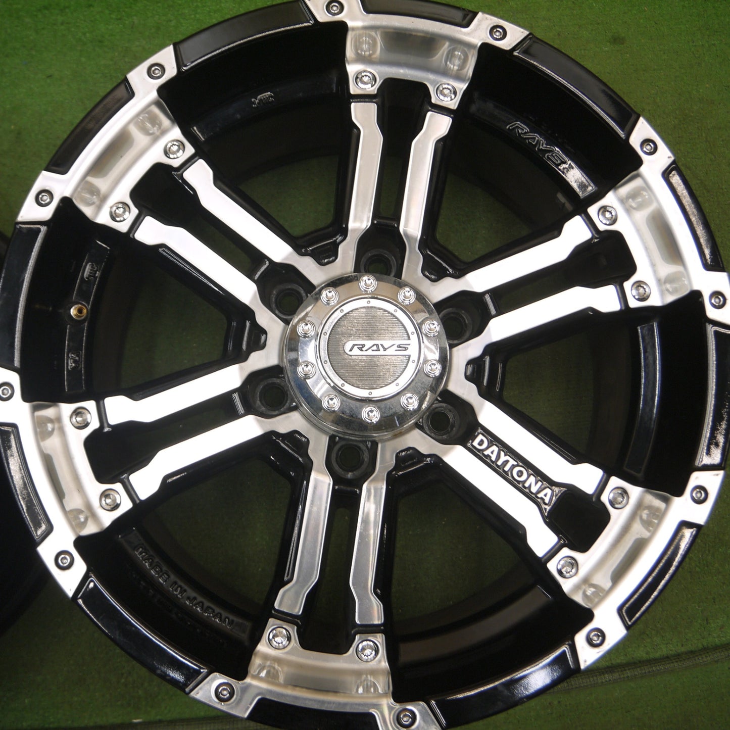 *送料無料* キレイ★RAYS DAYTONA FDX レイズ デイトナ 17インチ ホイール 17×8J PCD139.7/6H プラド ハイラックス等★4061204Hホ