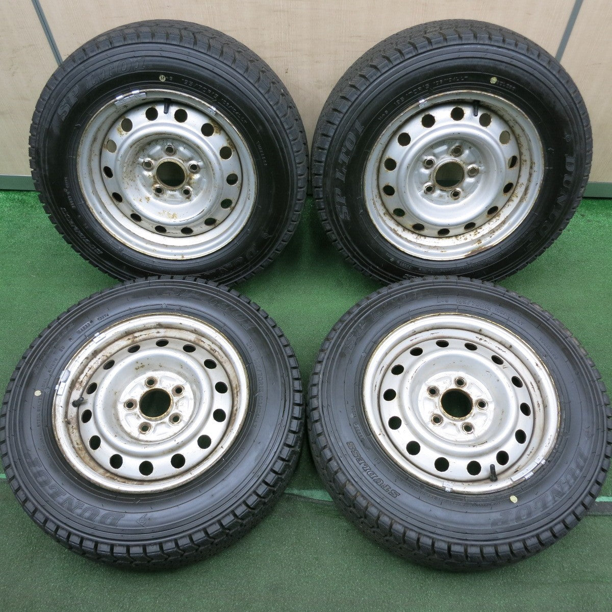 *送料無料* バリ溝！23年！ほぼ10分★スタッドレス 195/70R15 ダンロップ SP LT01 スチール ホイール 15インチ PCD114.3/5H★4042903HAス