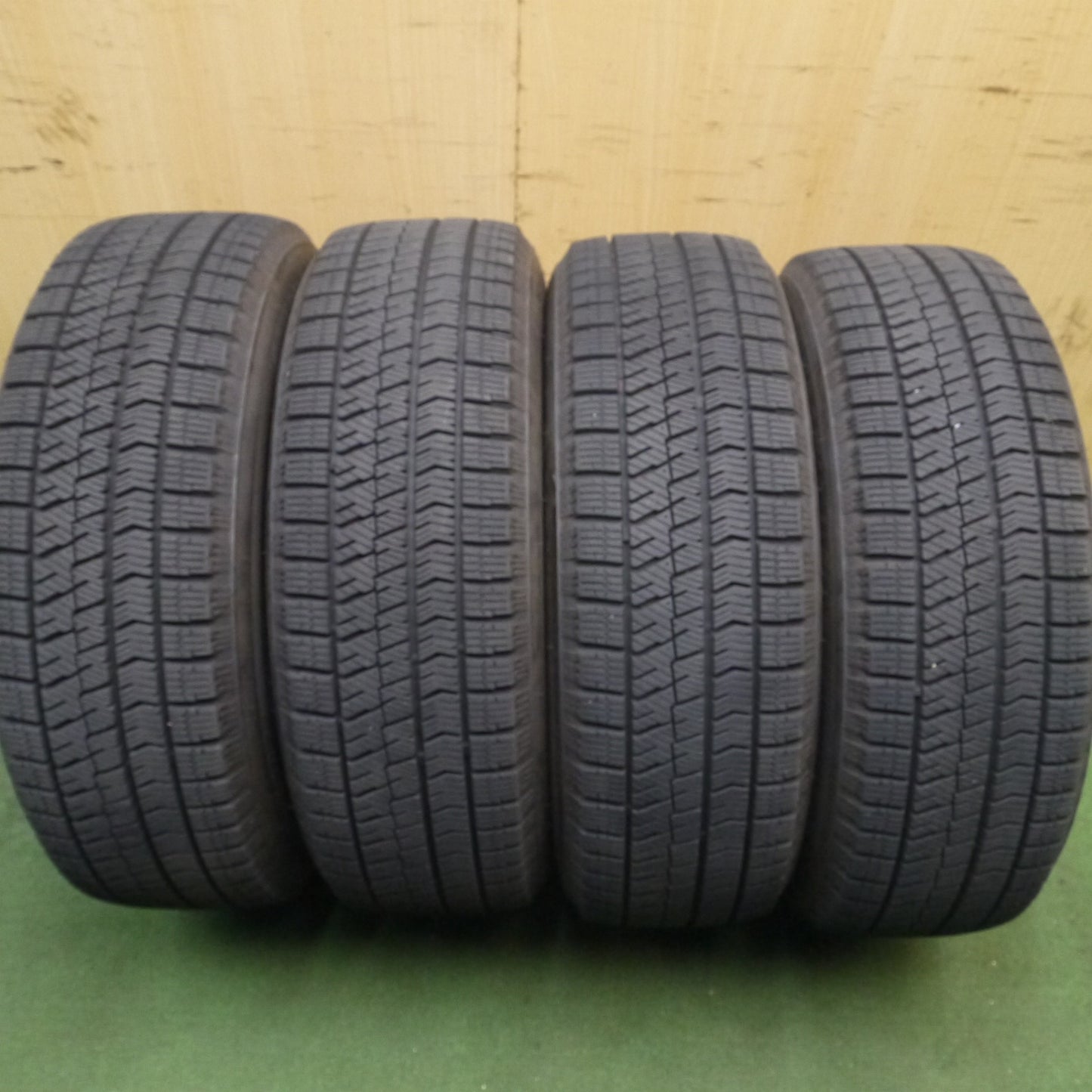 *送料無料* バリ溝！22年！キレイ！9.5分★スタッドレス 185/60R15 ブリヂストン ブリザック VRX2 BALMINUM バルミナ 15インチ PCD100/5H★4032506Hス