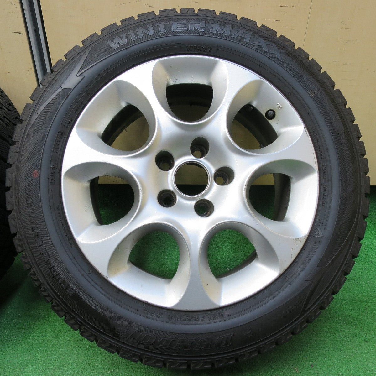 *送料無料* バリ溝！9.5分★アルファロメオ 159 純正 SPEEDLINE 215/55R16 スタッドレス ダンロップ ウインターマックス WM02 PCD110/5H★4063005イス