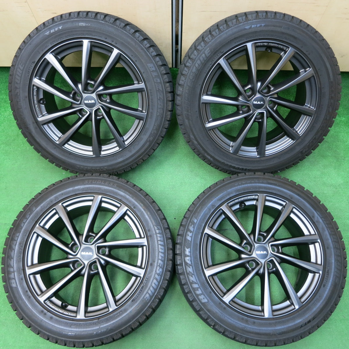 *送料無料* バリ溝！キレイ！9.5分★ベンツ等 BORBET TYPE V MAK 225/55R17 スタッドレス ブリヂストン ブリザック  RFT ボルベット PCD112/5H★4041310イス