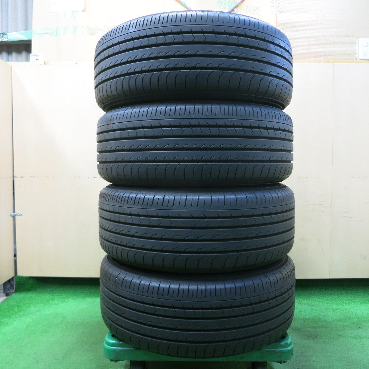 *送料無料* バリ溝！22年！キレイ！9.5分★ハイペリオン 225/50R18 ヨコハマ BluEarth-RV RV03 hyperion CVX 18インチ PCD114.3/5H★4041307イノ