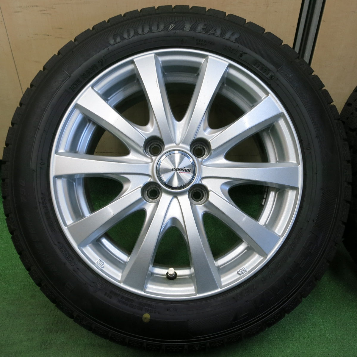 *送料無料* バリ溝！21年！9.5分★スタッドレス 165/65R14 グッドイヤー アイスナビ7 ravrion RS01 ラブリオン 14インチ PCD100/4H★4051102イス