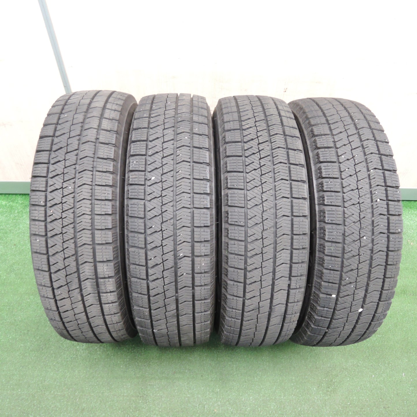 *送料無料* バリ溝！21年！キレイ！8.5分★スタッドレス 165/65R14 ブリヂストン ブリザック VRX2 NIRVANA NV ニルバーナ PCD100/4H★4030704TNス