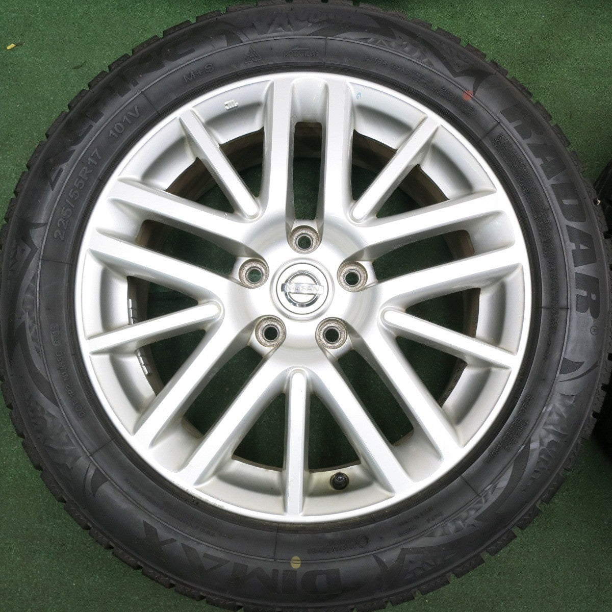 *送料無料* バリ溝！ほぼ10分★日産 Y50 フーガ 純正 225/55R17 スタッドレス レーダー DIMAX ALPINE 17インチ PCD114.3/5H★4062603HAス