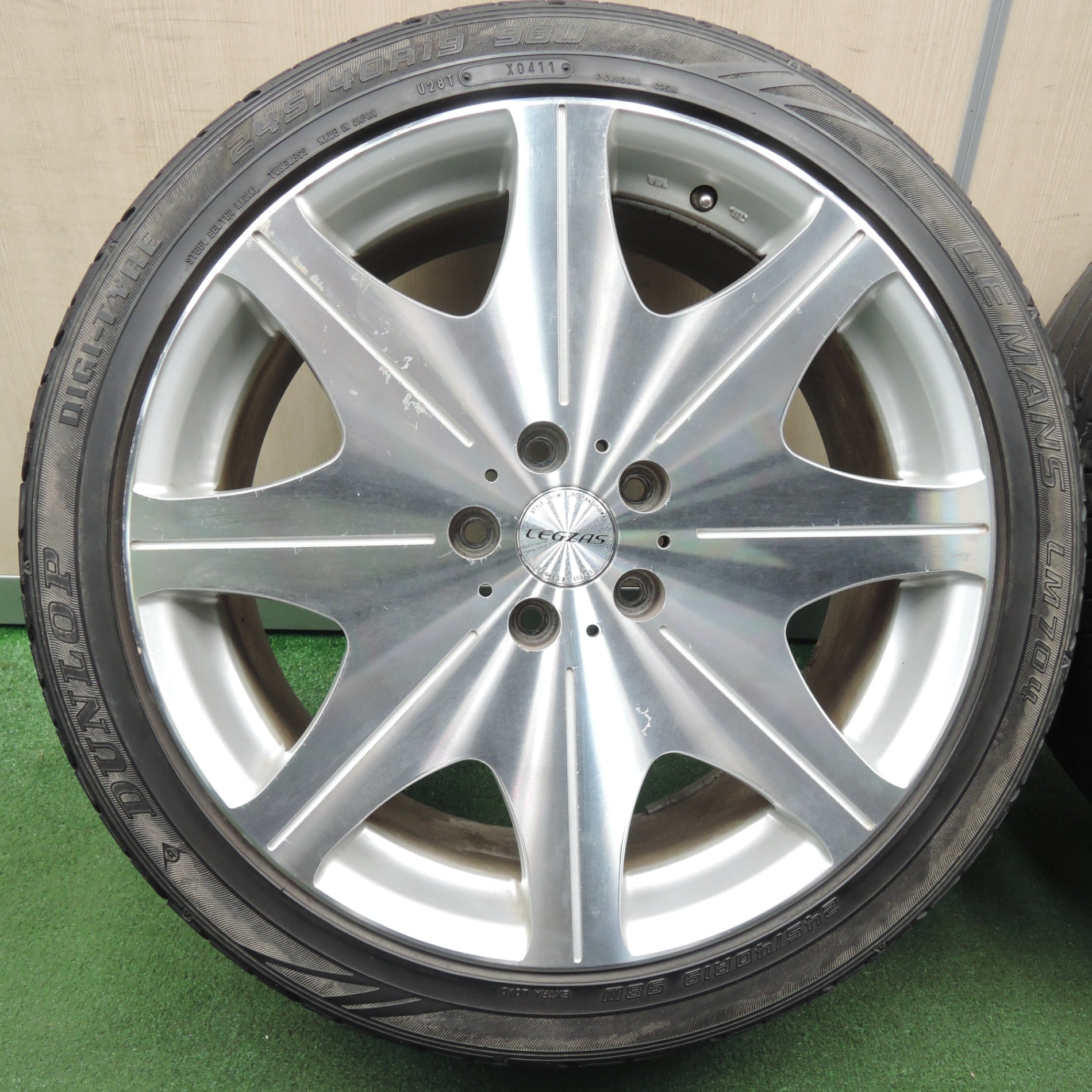 送料無料* 4本価格☆LEGZAS 245/40R19 ダンロップ LE MANS LM704 ...